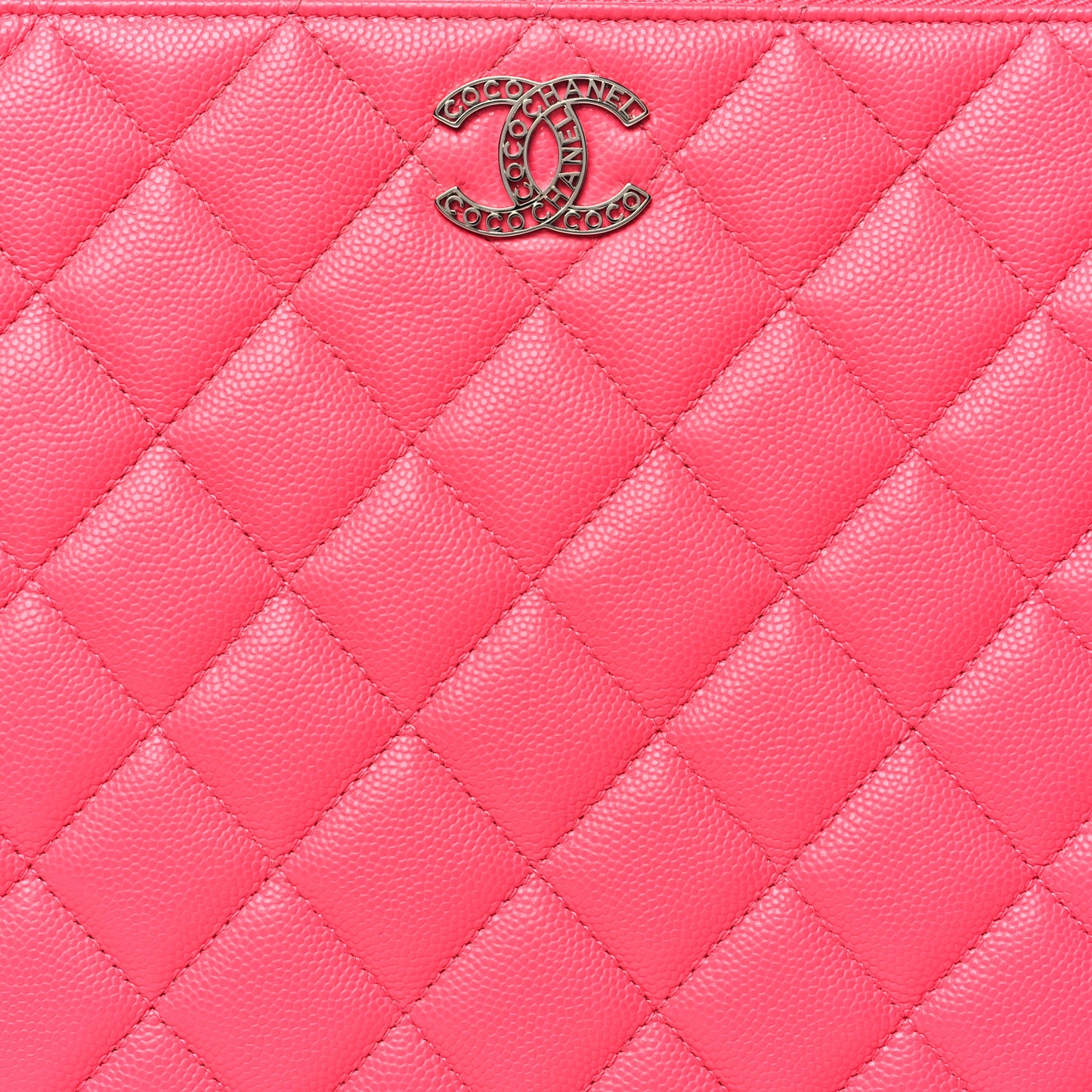 Caviar Quilted Medium Cosmetic Case Pink