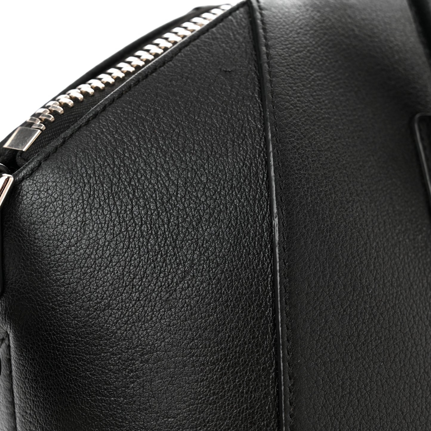 Sugar Goatskin Medium Antigona Black