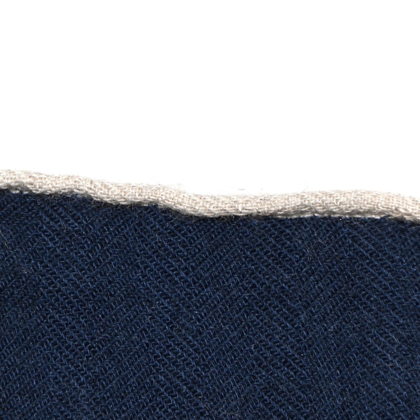 Cashmere Silk Chevaux Dechaines Shawl 140 Marine Naturel Gris