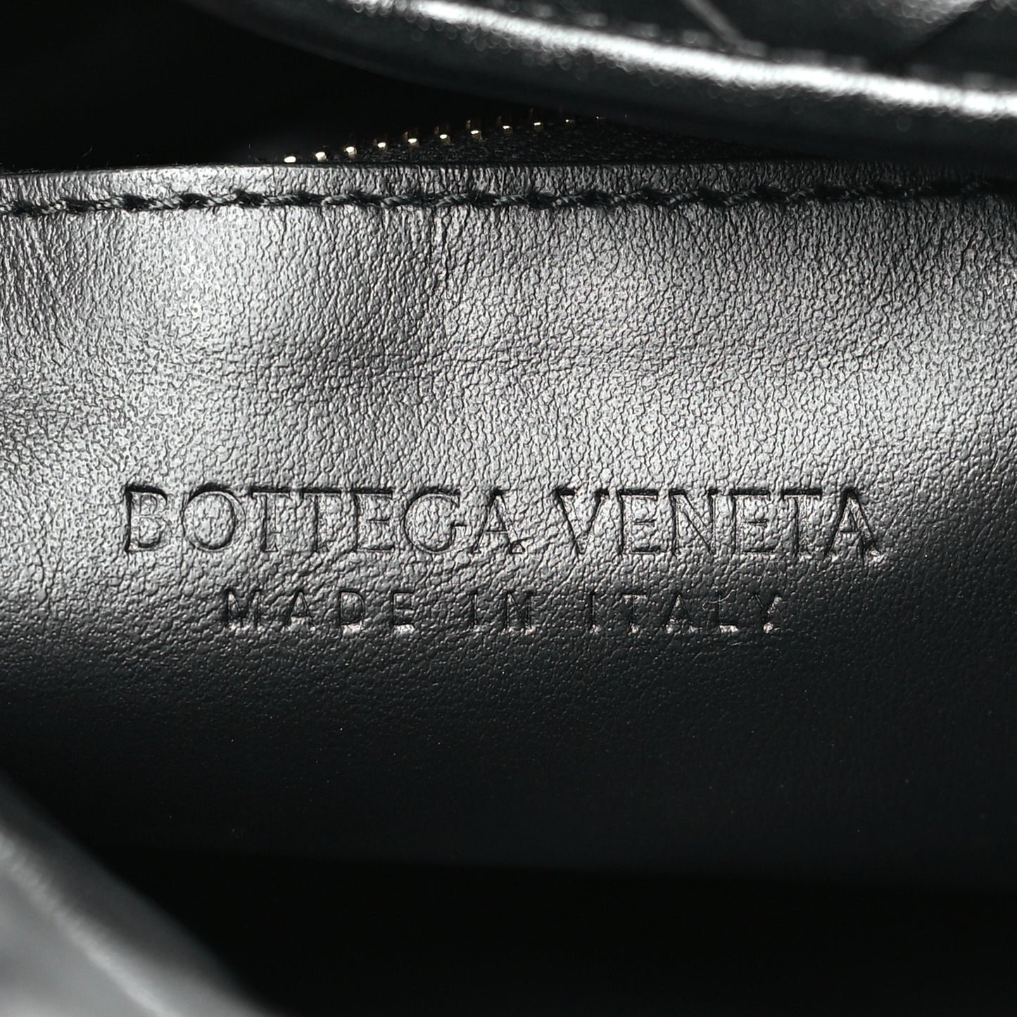 Calfskin Intrecciato Small Hop Black