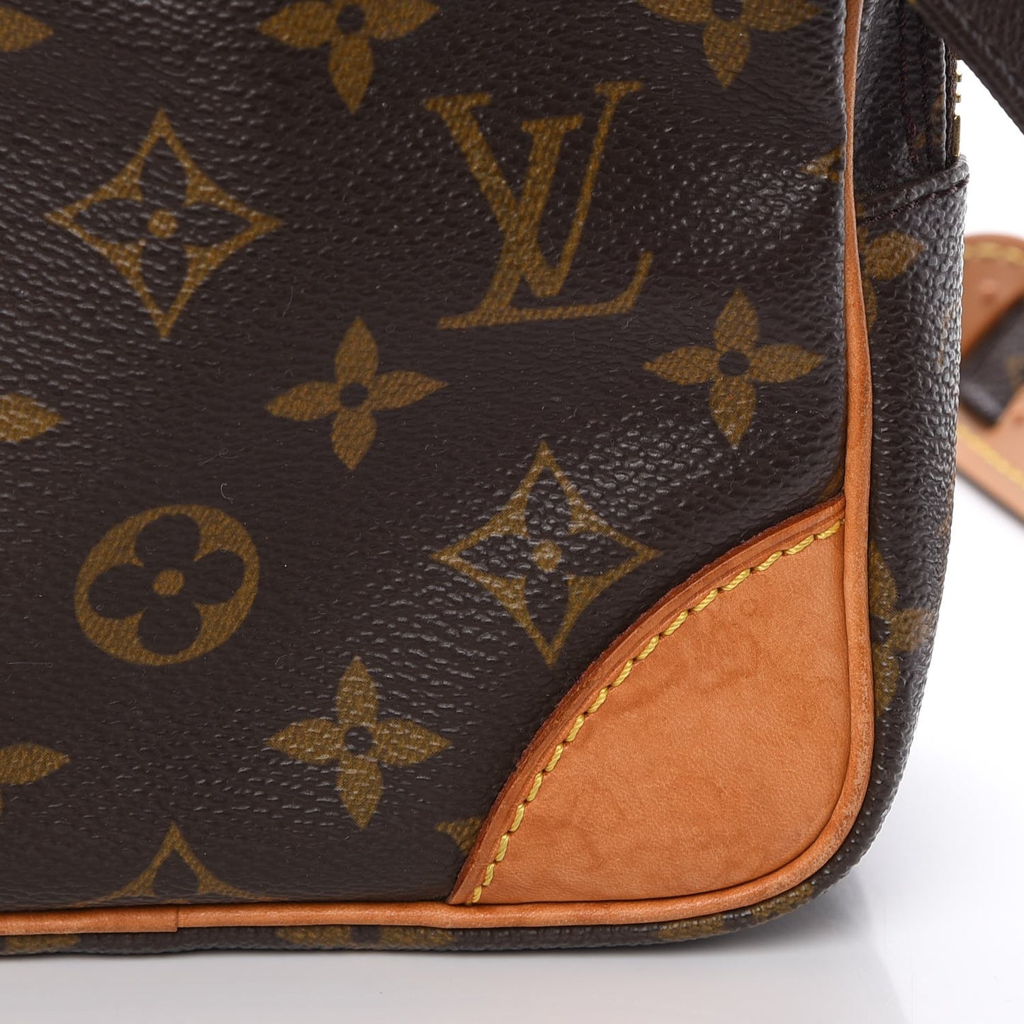 Monogram Amazone