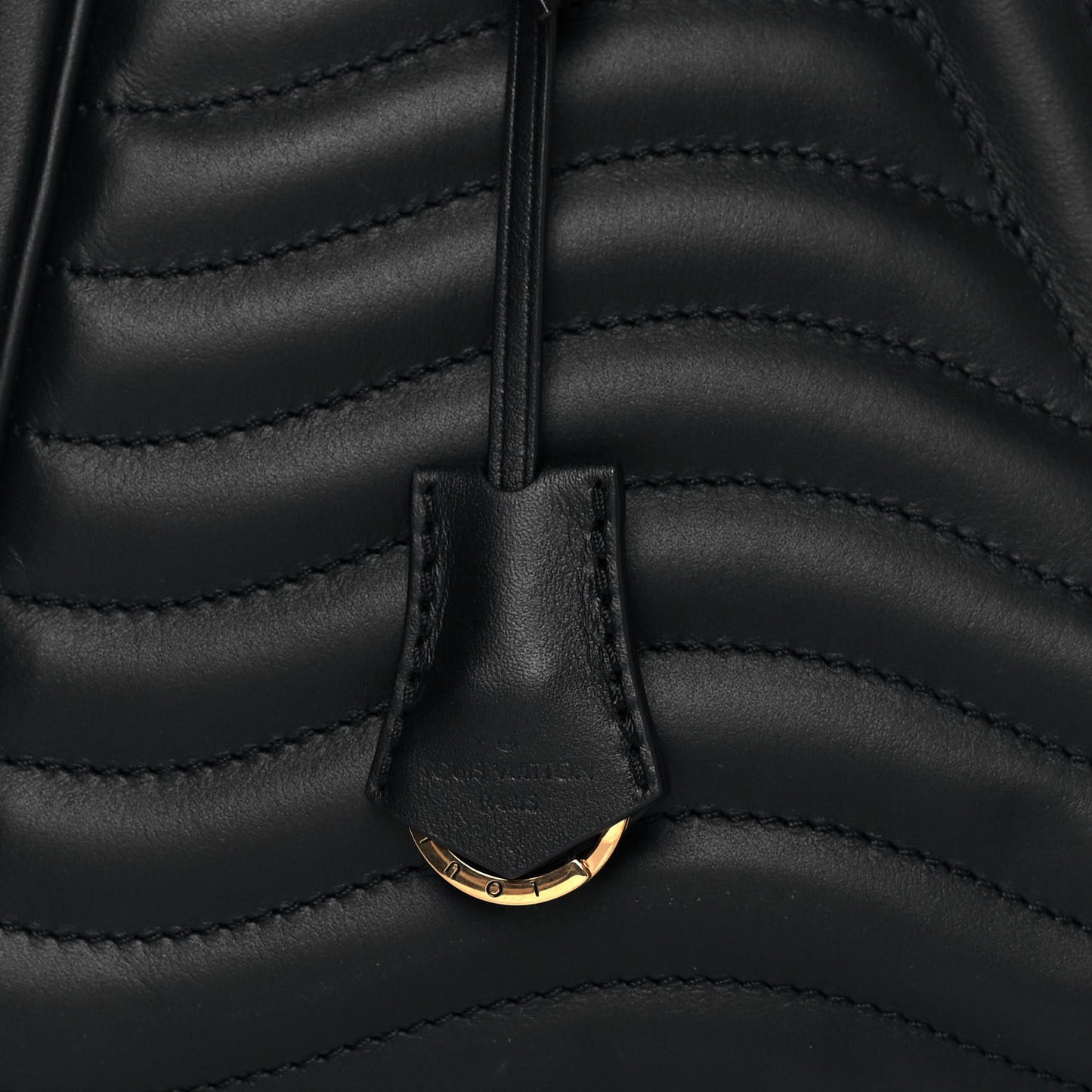 Calfskin New Wave Chain Tote Black