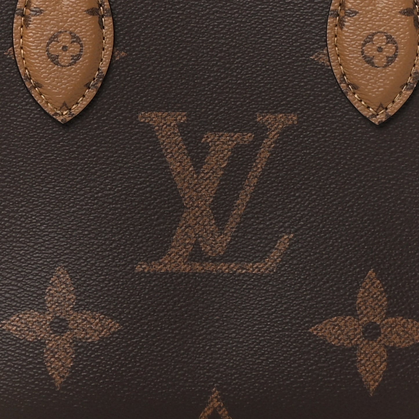 Reverse Monogram Giant Onthego PM