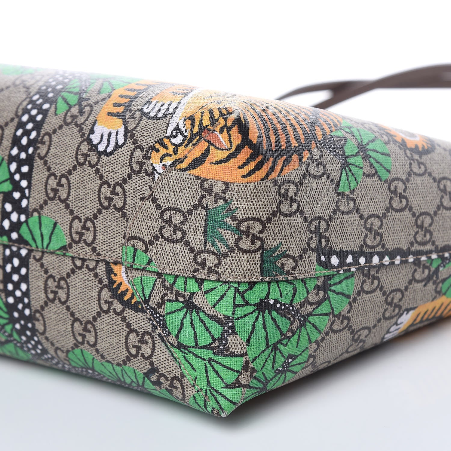 Gucci GG Supreme Monogram Bengal Medium Shopping Tote Beige Yard 10 of 14