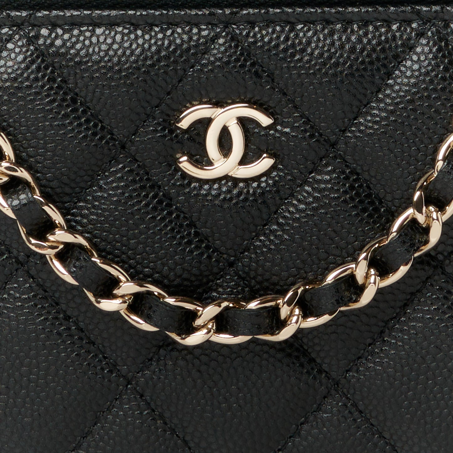 Caviar Quilted Small Vanity Case With Chain Black
