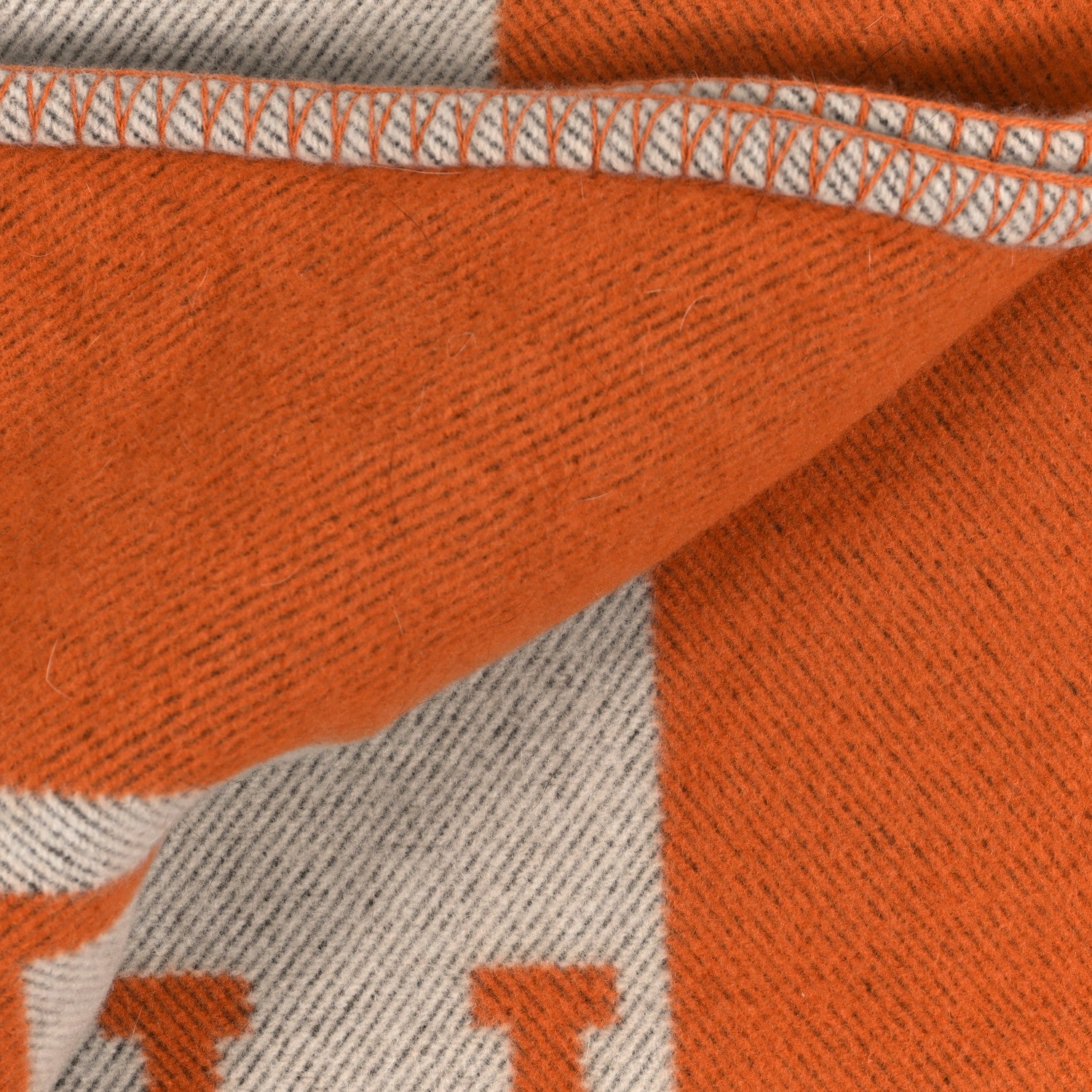 Hermes Wool Cashmere Signature Classic Avalon Blanket Ecru Potiron 4 of 4