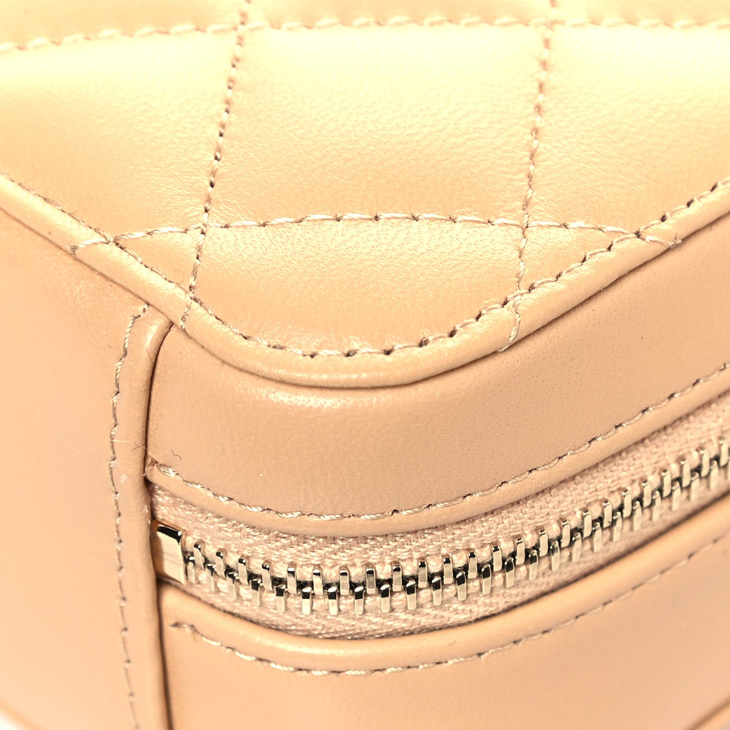 Lambskin Quilted CC Pearl Crush Camera Case Beige
