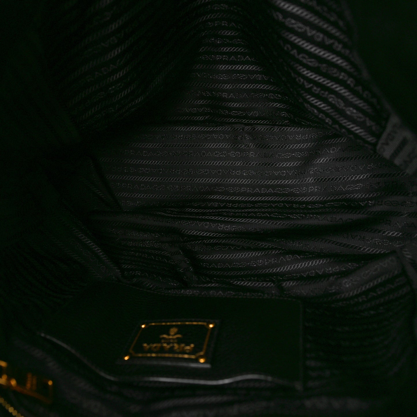 Vitello Daino Side Pocket Tote Black