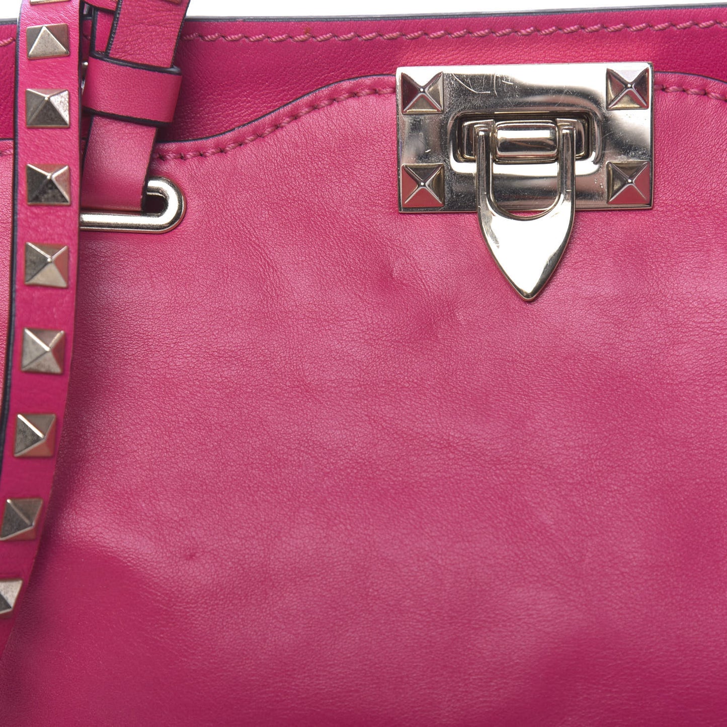Vitello Small Rockstud Tote Deep Cyclamin