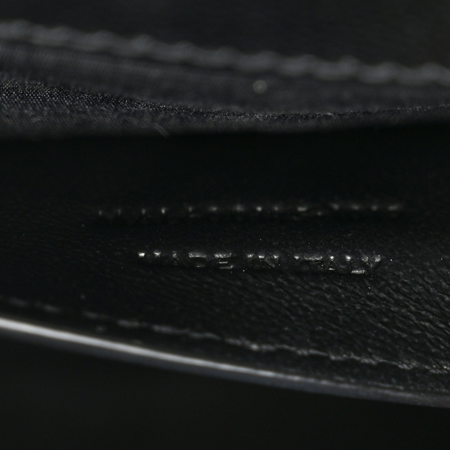 Saint Laurent Grain De Poudre Textured Mixed Matelasse Triquilt Medium Monogram Monochrome Satchel Black 8 of 11