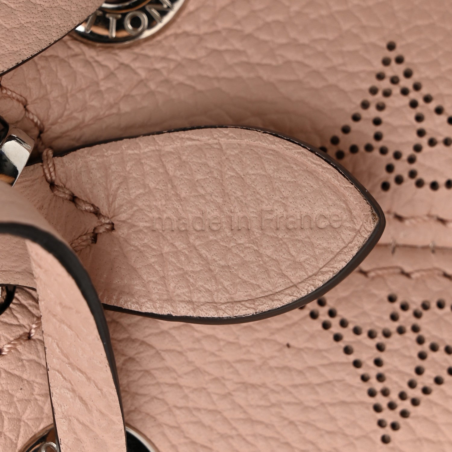 Louis Vuitton Mahina Bella Magnolia 9 of 12
