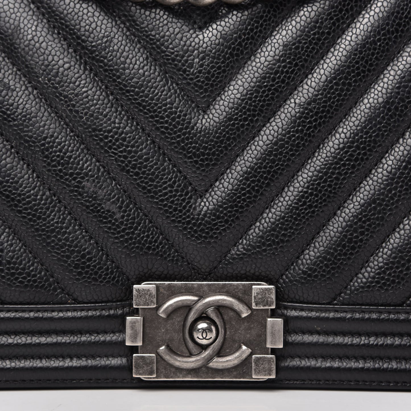 Caviar Chevron Quilted New Medium Boy Flap Black