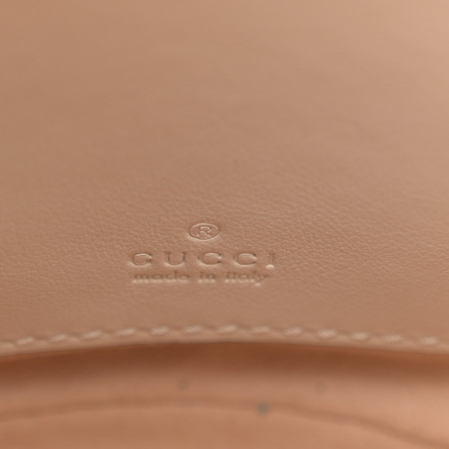 Calfskin Matelasse Mini GG Marmont 2.0 Bucket Bag White