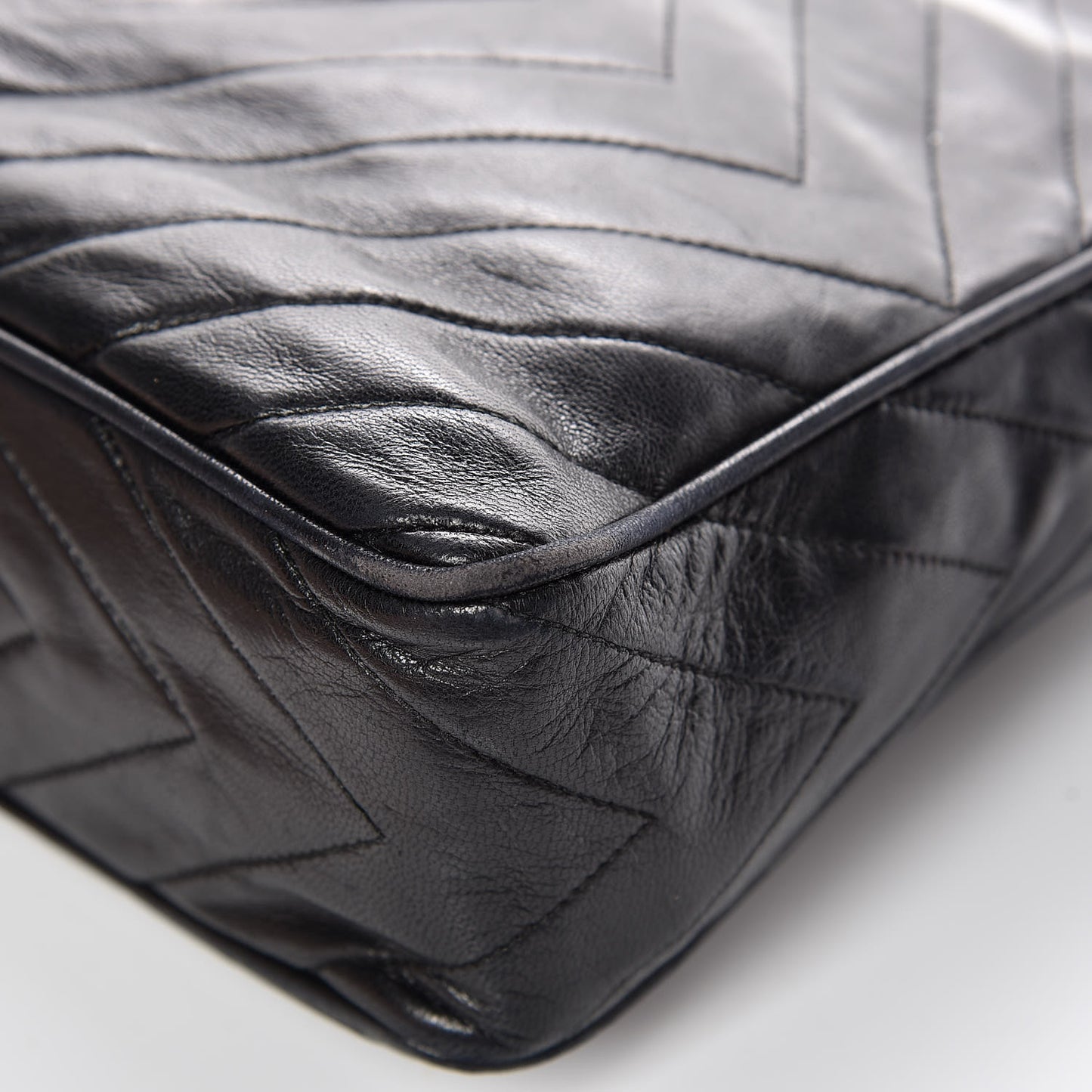 Lambskin Chevron Quilted Tassel Camera Case Black