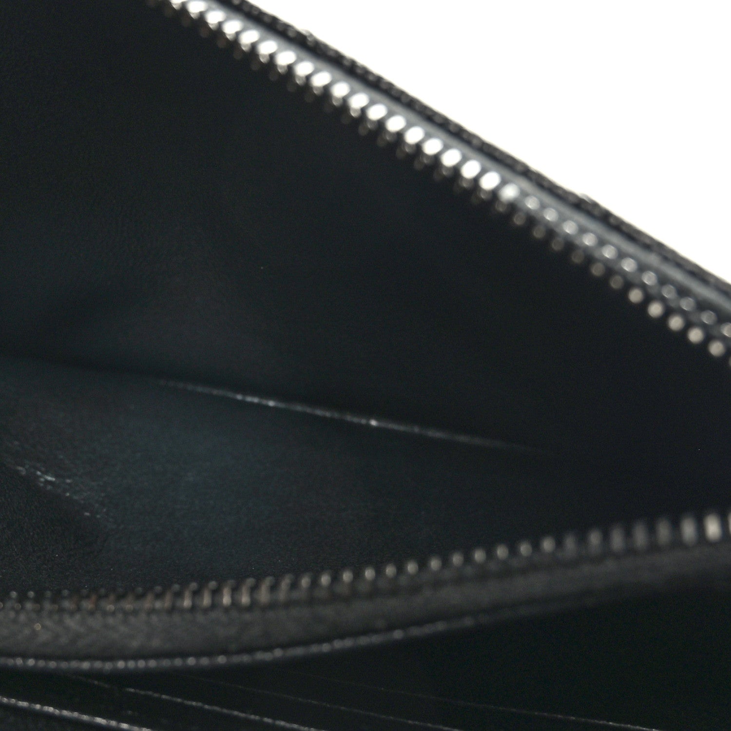 Saint Laurent Grain De Poudre Matelasse Chevron Monogram Monochrome Envelope Chain Wallet Black 6 of 10