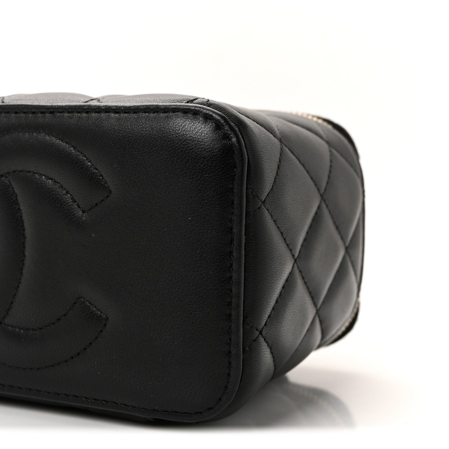 Lambskin Quilted Small Top Handle Vanity Case With Chain Black