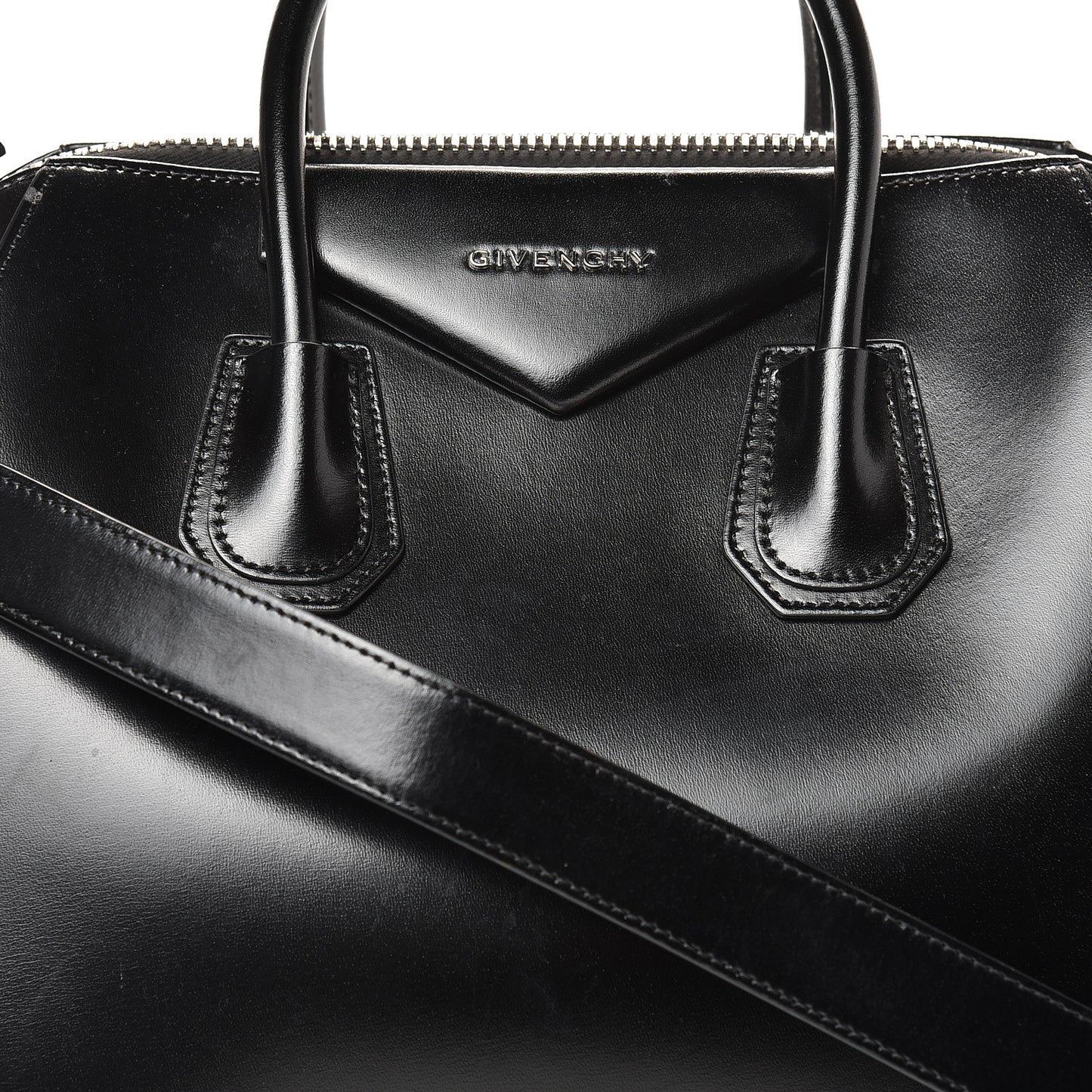 Shiny Lord Calfskin Medium Antigona Black