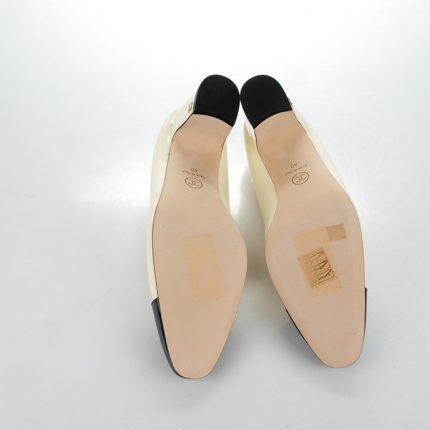 Patent Calfskin CC Cap Toe Low Heel Pumps 40 White Black