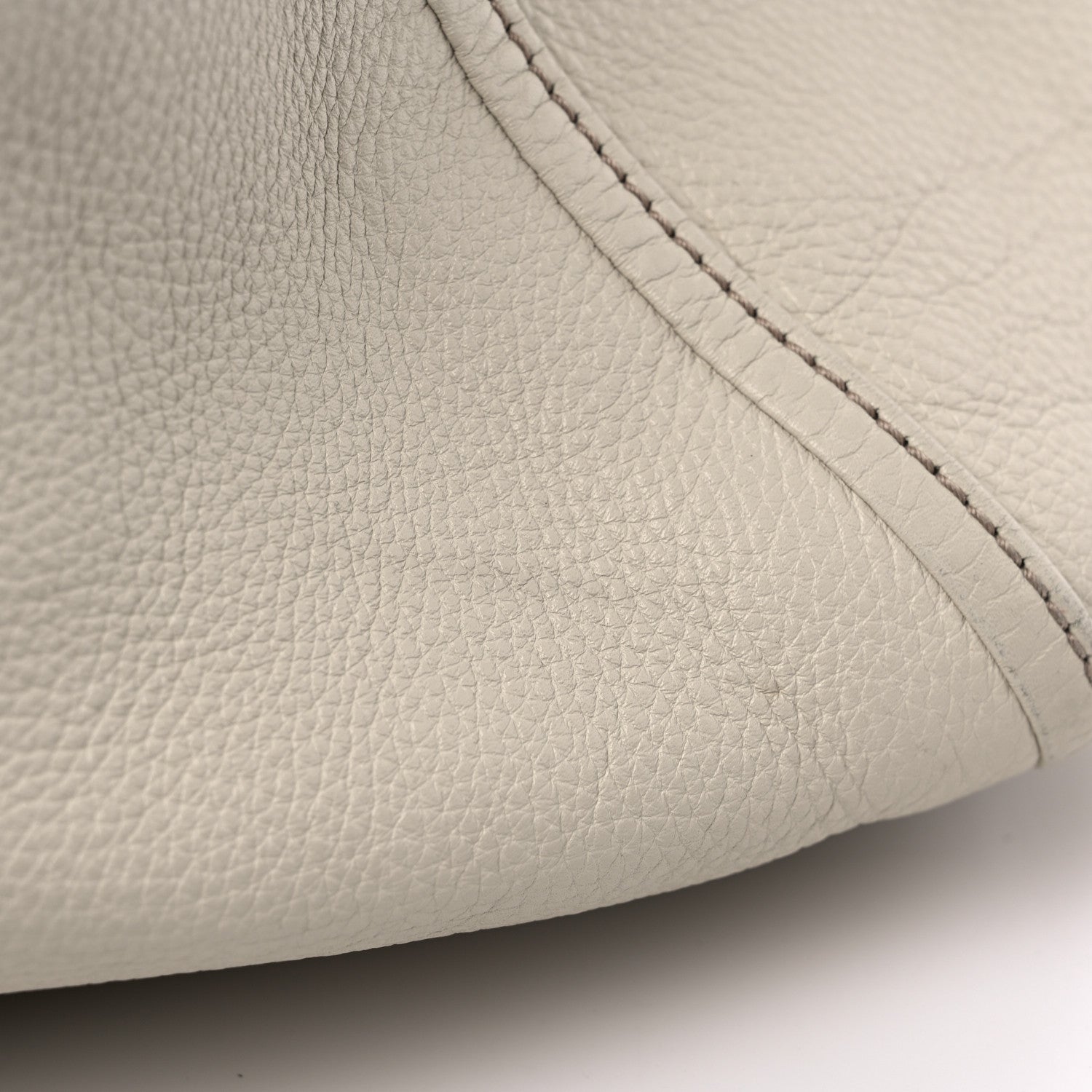 Gucci Pebbled Calfskin Large Soho Shoulder Bag Off White 16 of 19