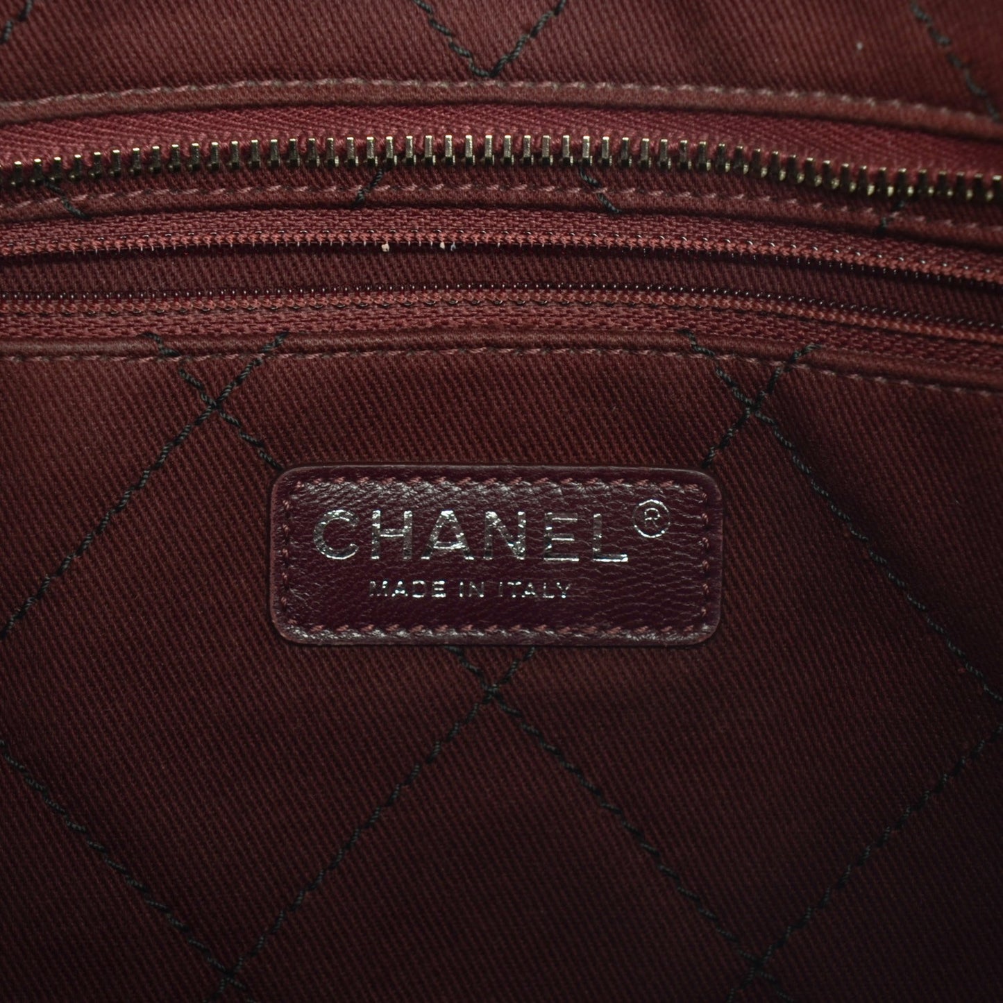 Grained Calfskin Shopping Small Daily Tote Black