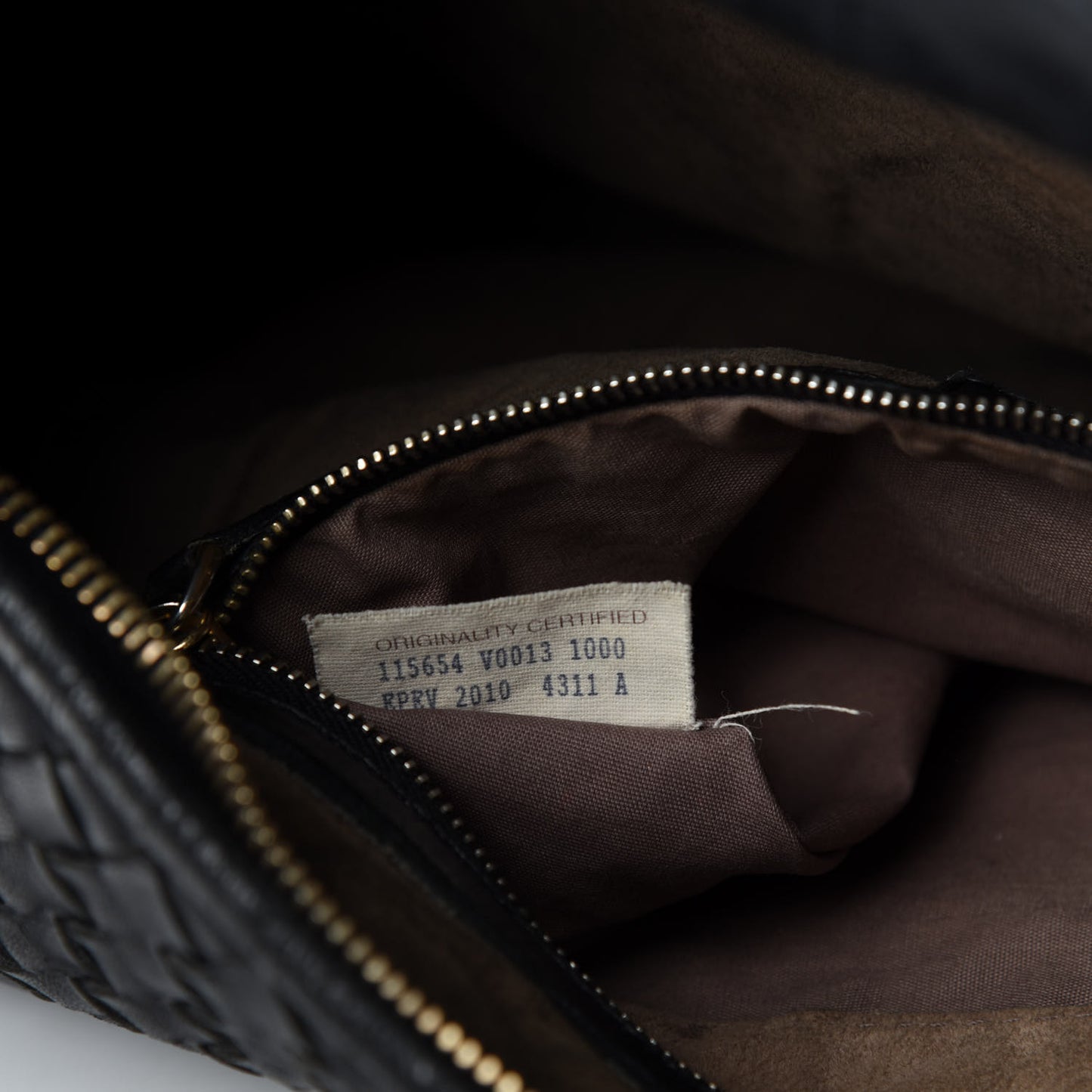 Nappa Intrecciato Medium Veneta Hobo Black