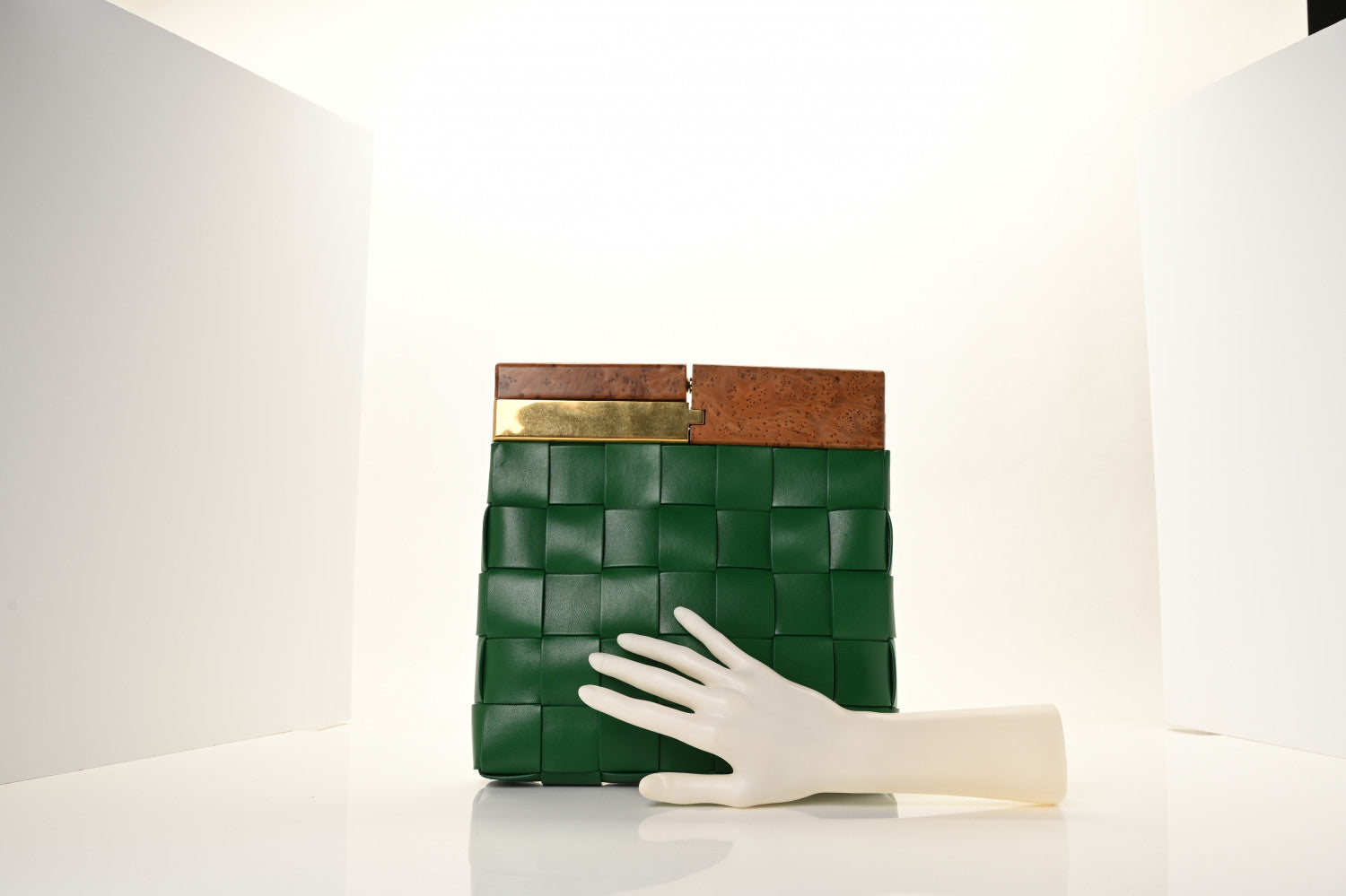 Bottega Veneta Nappa Intrecciato The Snap Clutch Racing Green 4 of 18
