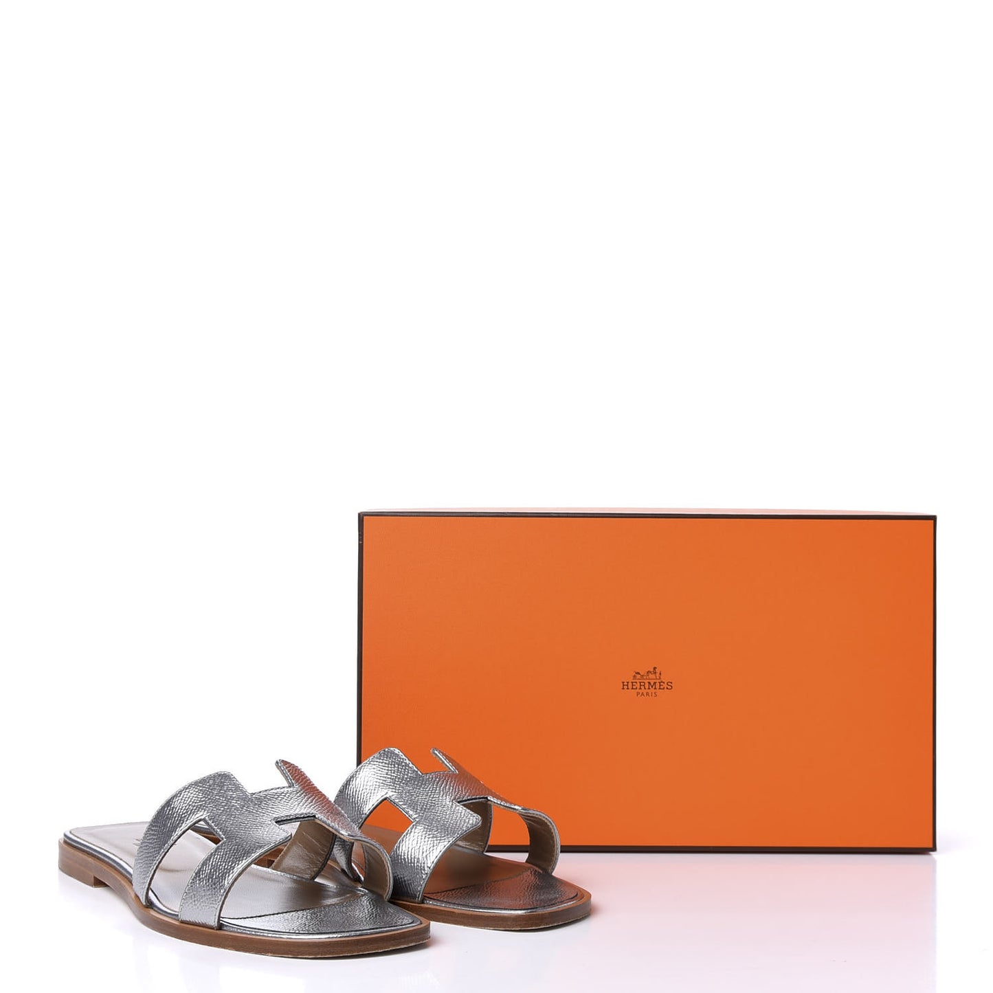 Metallic Epsom Oran Sandals 38 Gris Argente