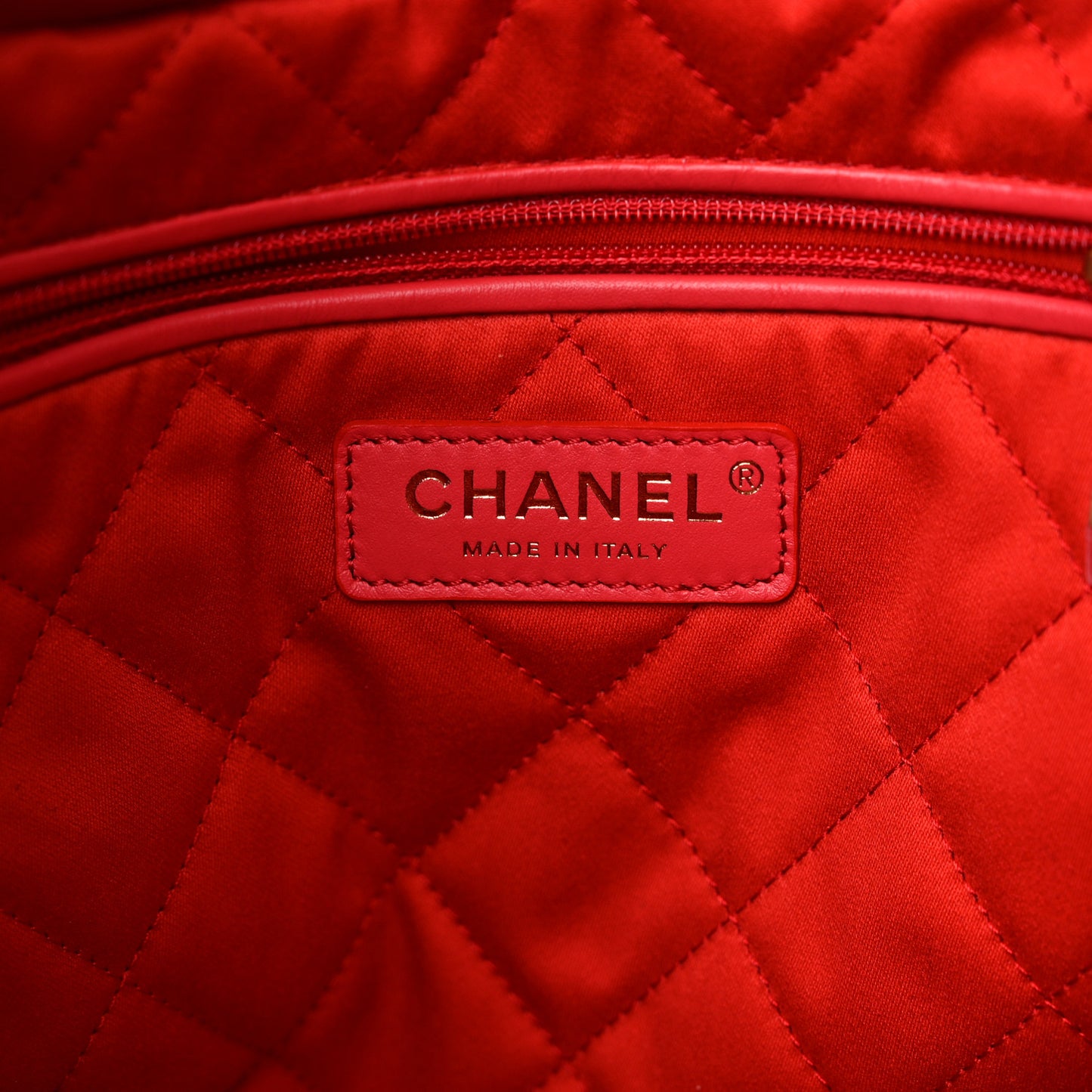 Shiny Calfskin Quilted Chanel 22 Red
