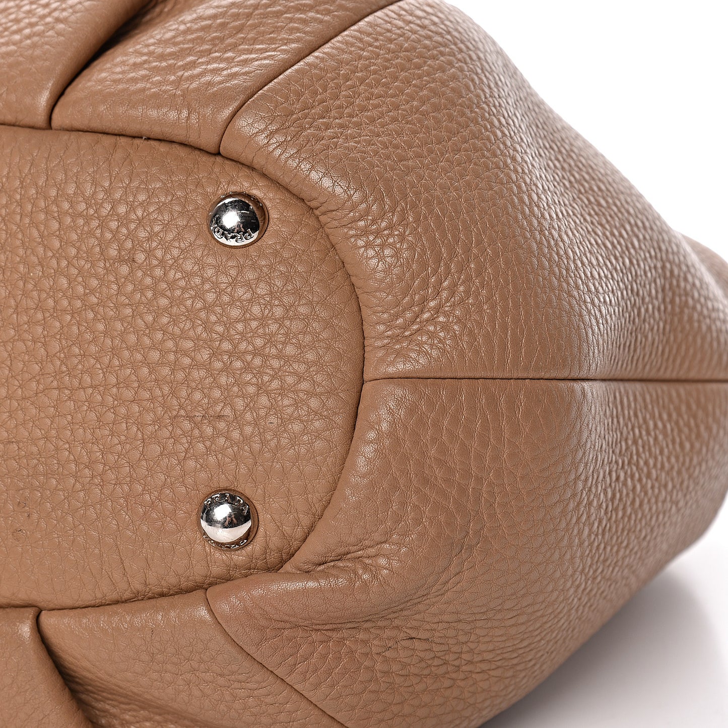 Vitello Daino Tote Sesamo