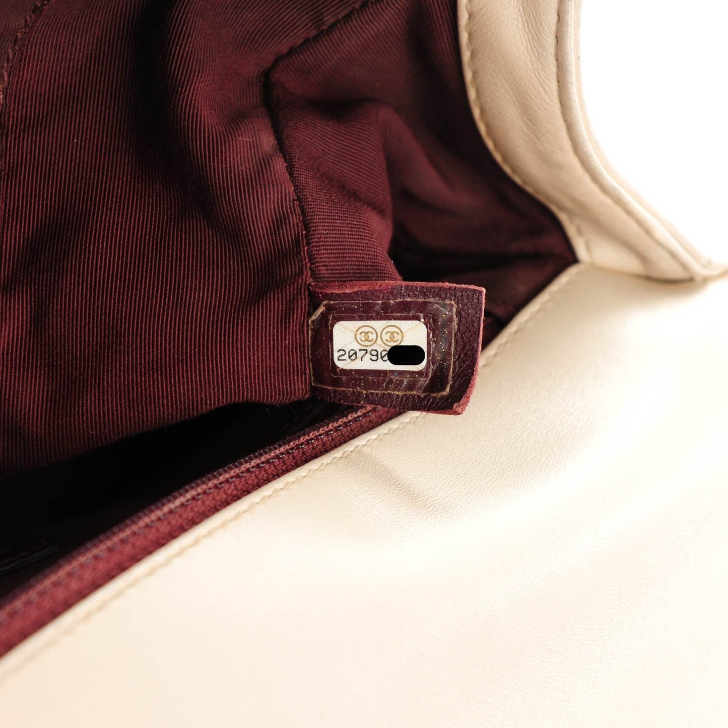 Wrinkled Lambskin Chevron New Medium Boy Flap Beige