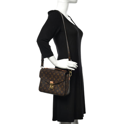 Louis Vuitton Monogram Pochette Metis 2 of 11