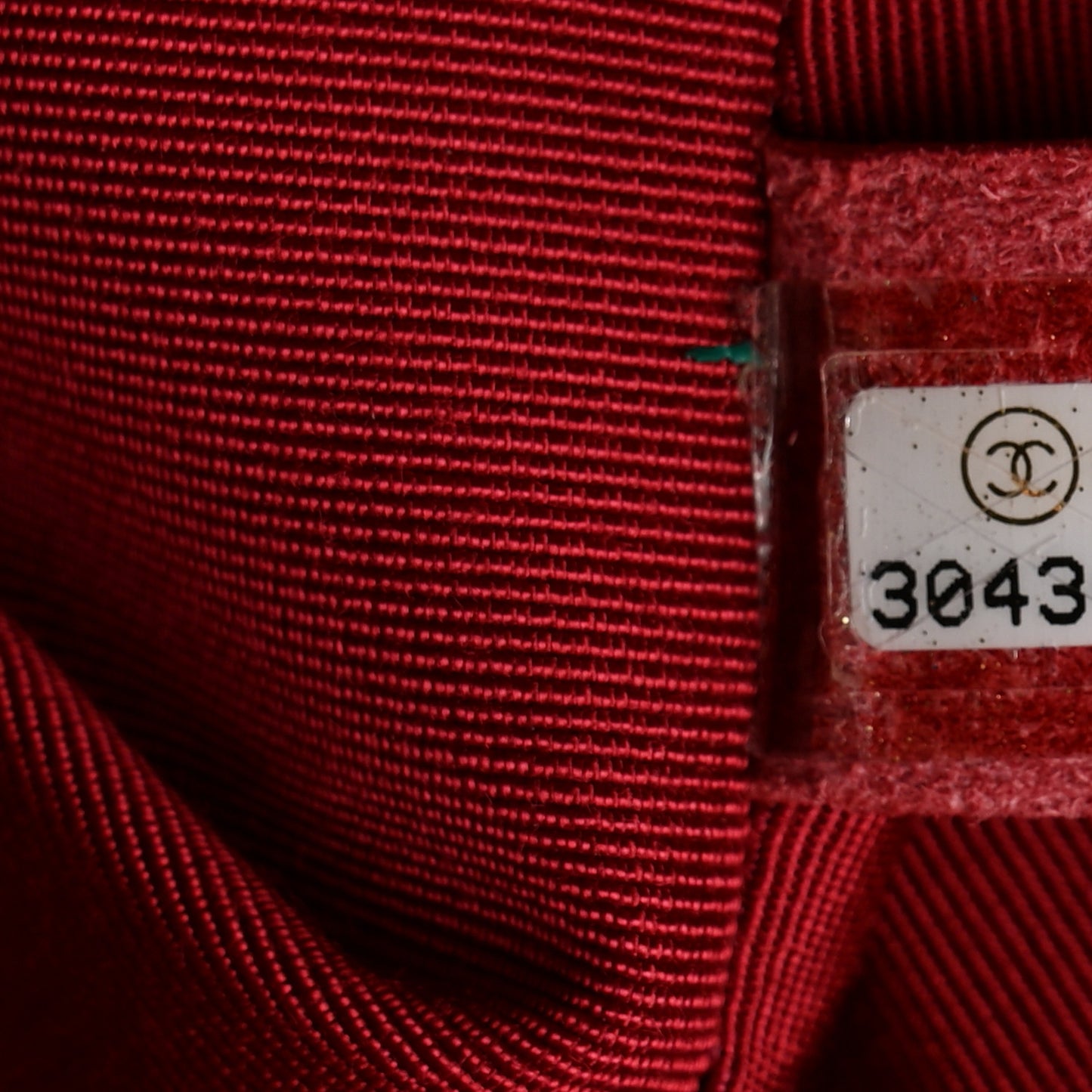 Metallized Calfskin Quilted Small XXL Travel Flap Bag Red