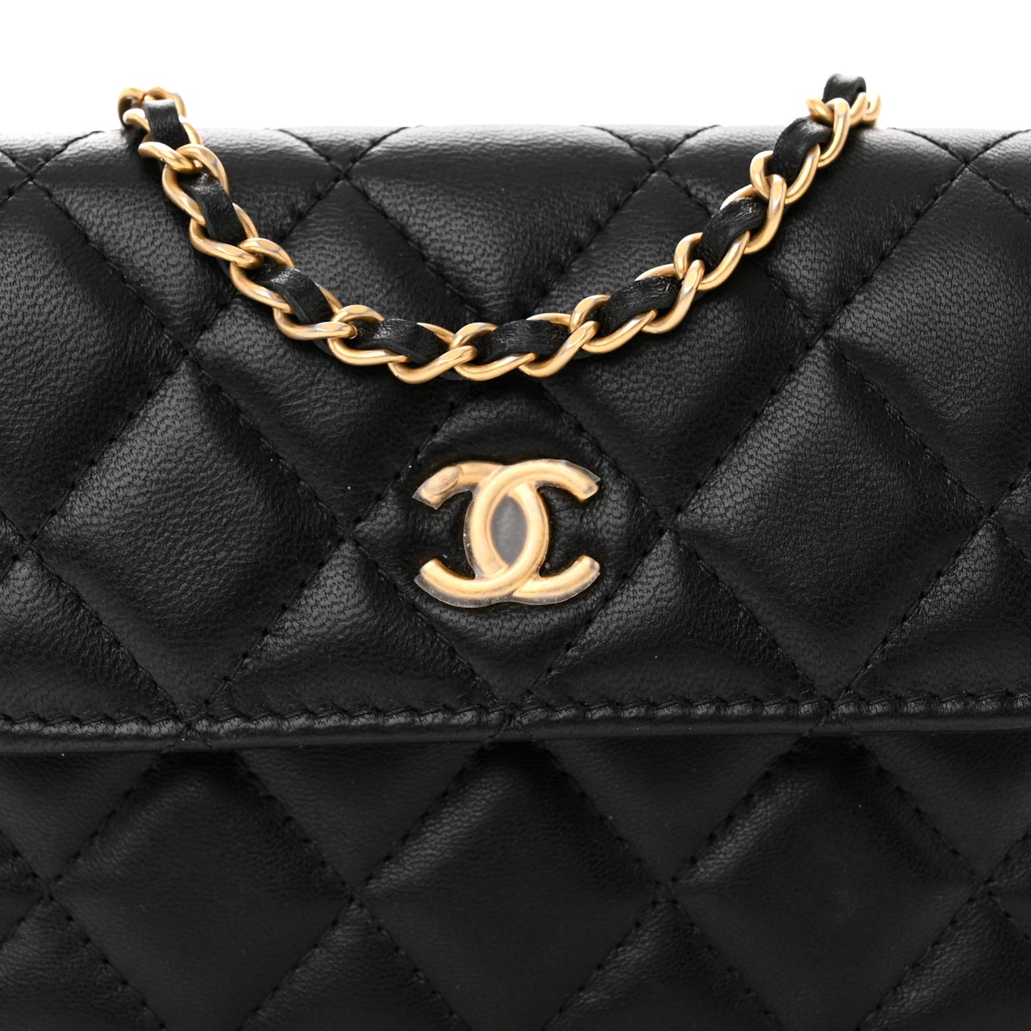 Lambskin Quilted Pearl Crush Clutch With Chain Black