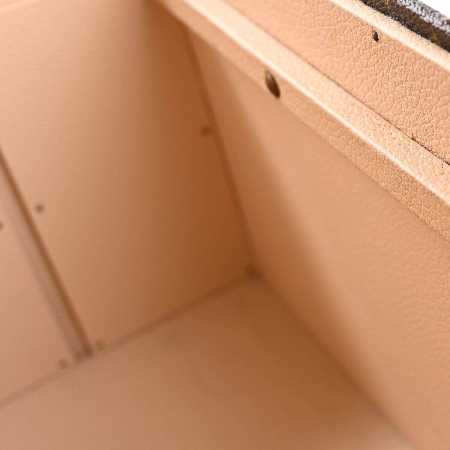 Louis Vuitton Monogram Boite Pharmacie Toiletry Case 12 of 20