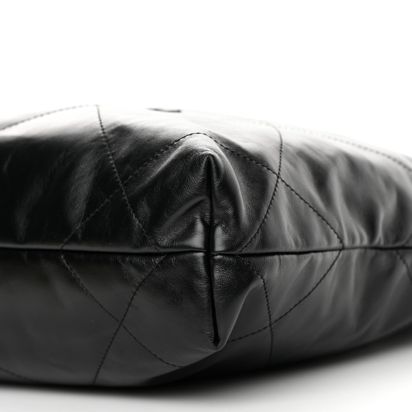 Shiny Calfskin Quilted Small Chanel 22 So Black