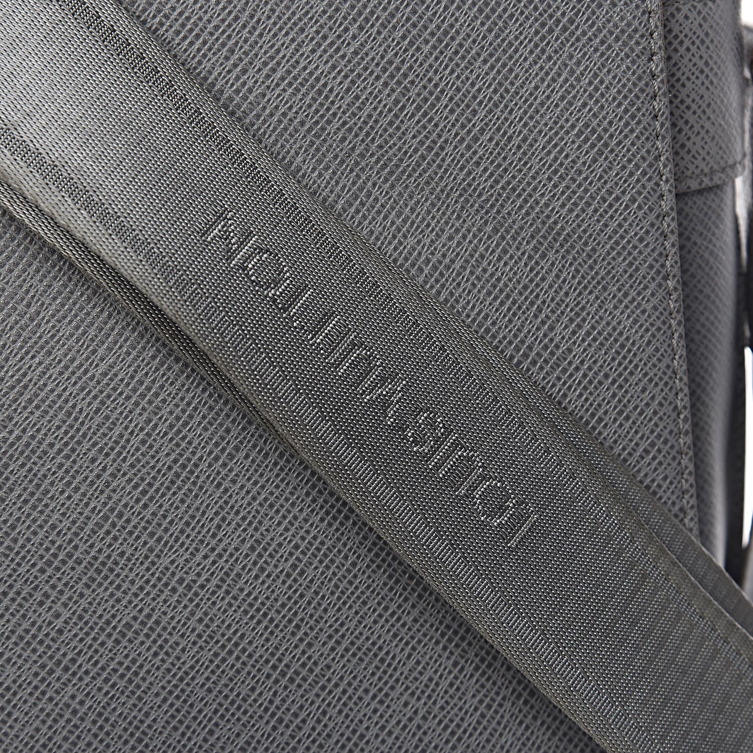 Louis Vuitton Taiga Milo Messenger Glacier 13 of 13