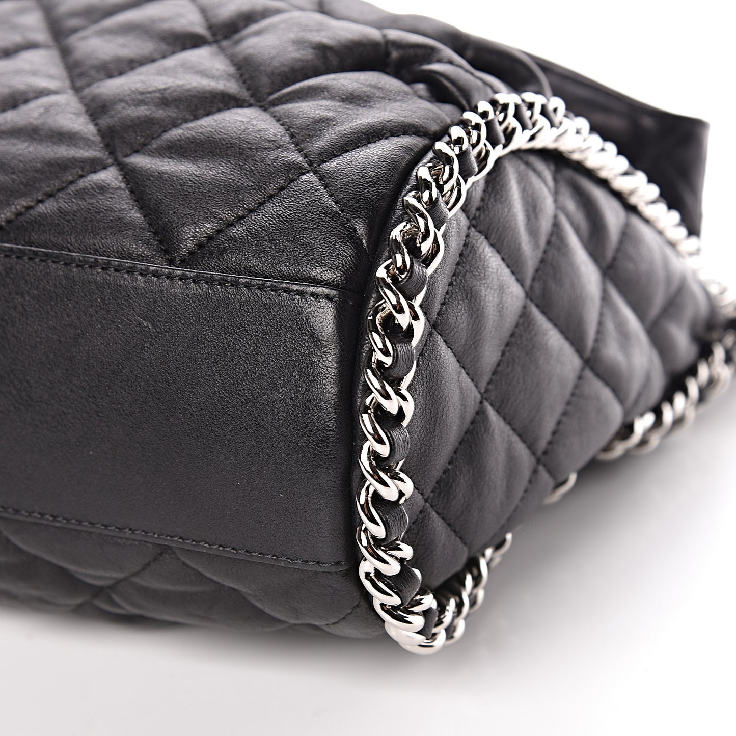 Washed Lambskin Chain Around Hobo Black