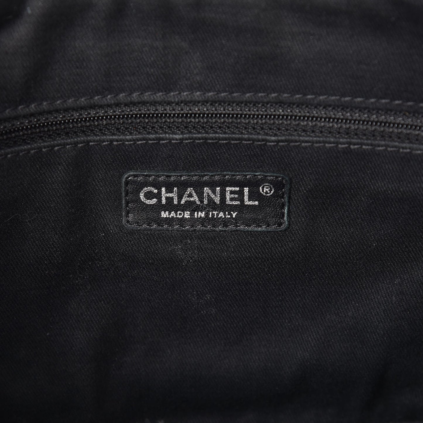 Iridescent Caviar Quilted Large Chic Flap Blue