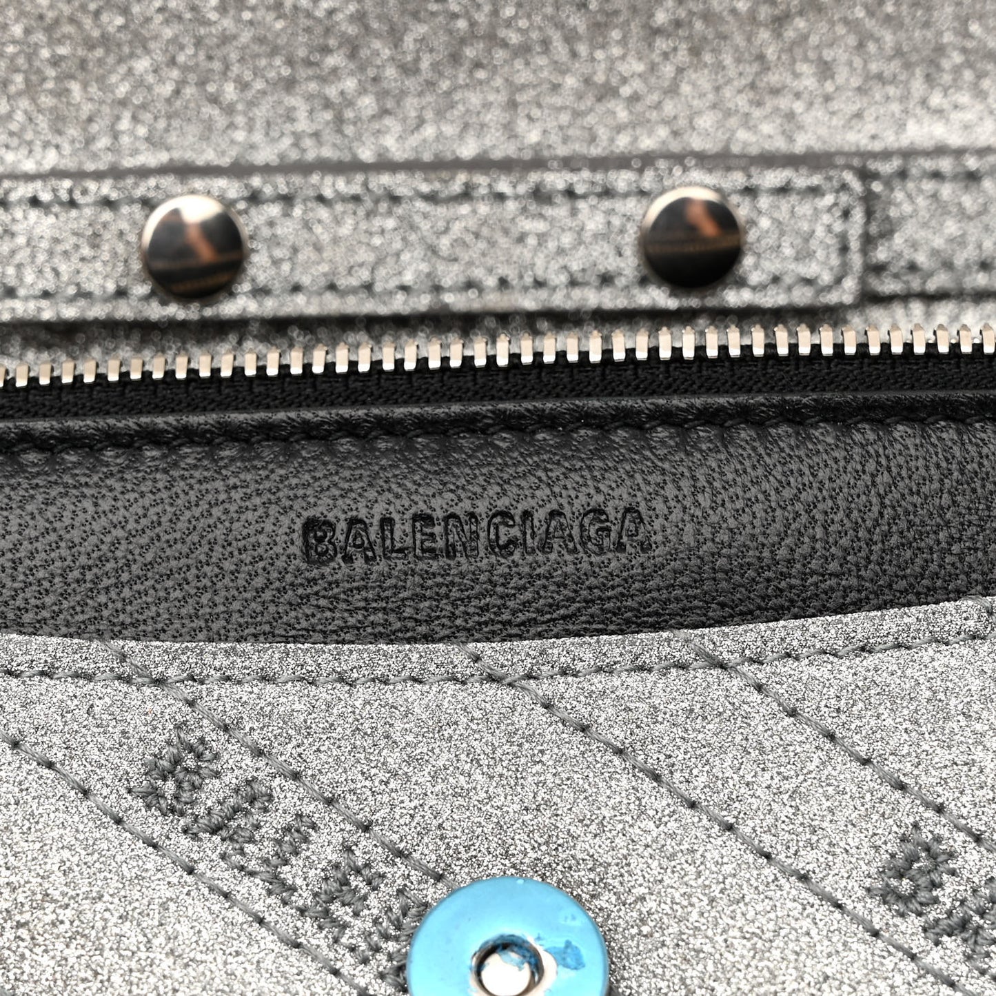 Glitter Logo Matelasse BB Wallet On Chain Silver