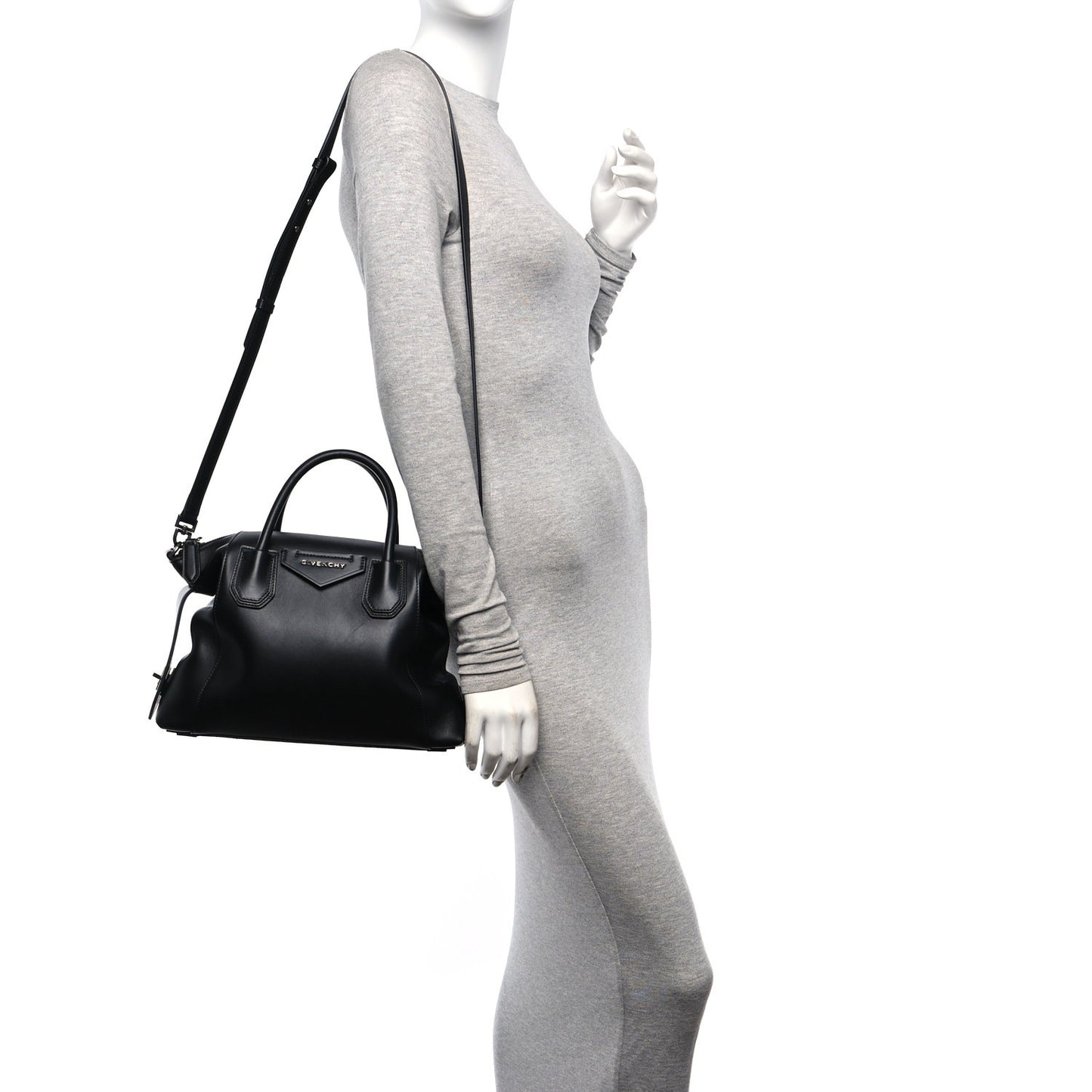 Smooth Calfskin Small Soft Antigona Black
