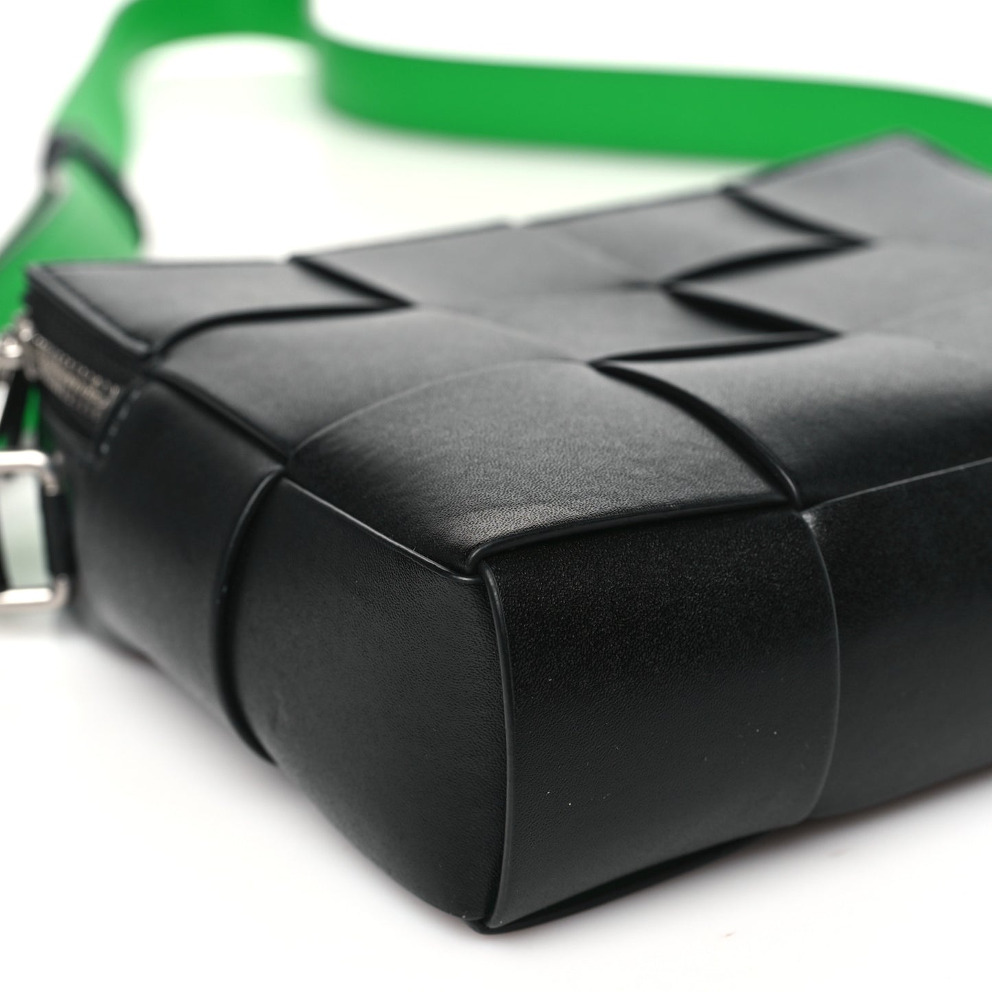 Calfskin Maxi Intrecciato Cassette Camera Bag Black