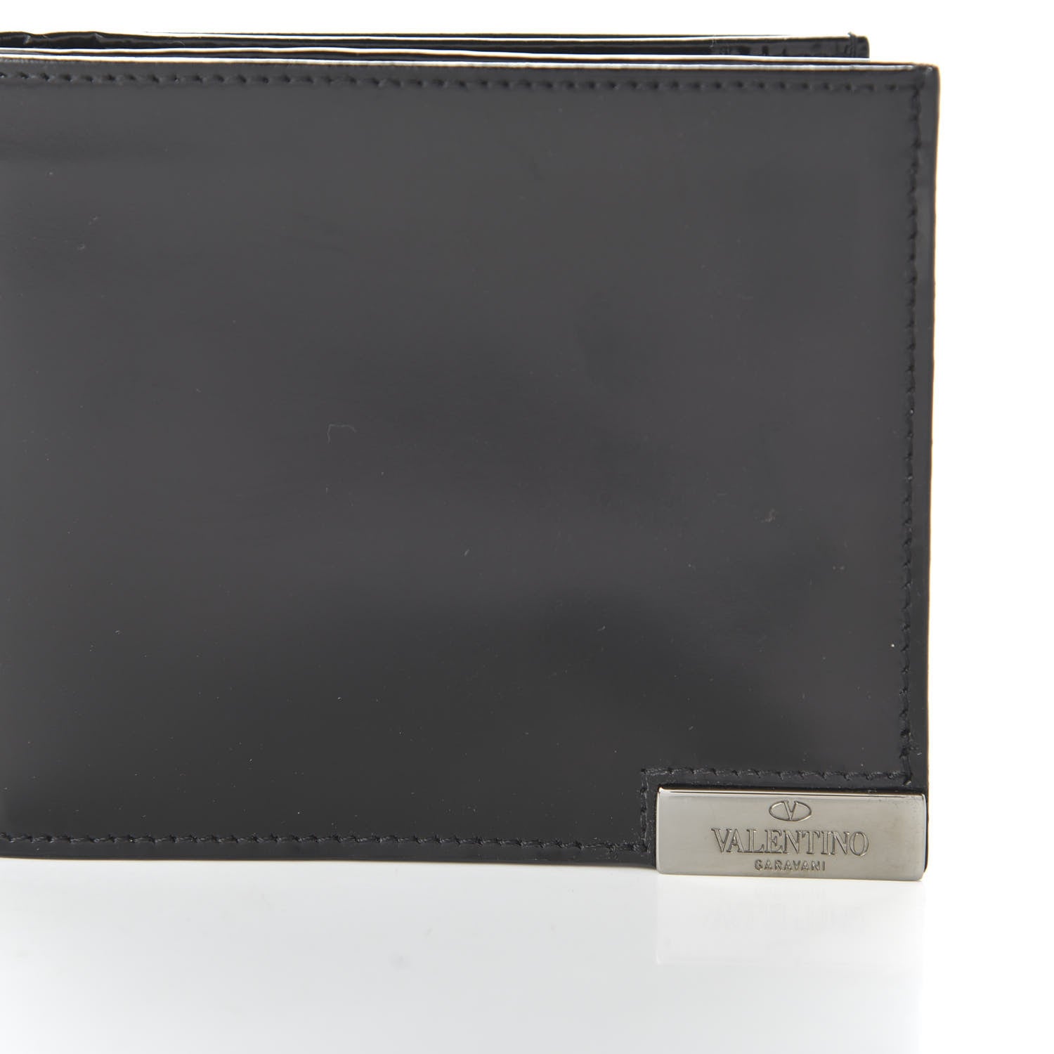 Valentino Garavani Smooth Calfskin Bi-Fold Wallet Black 18 of 20