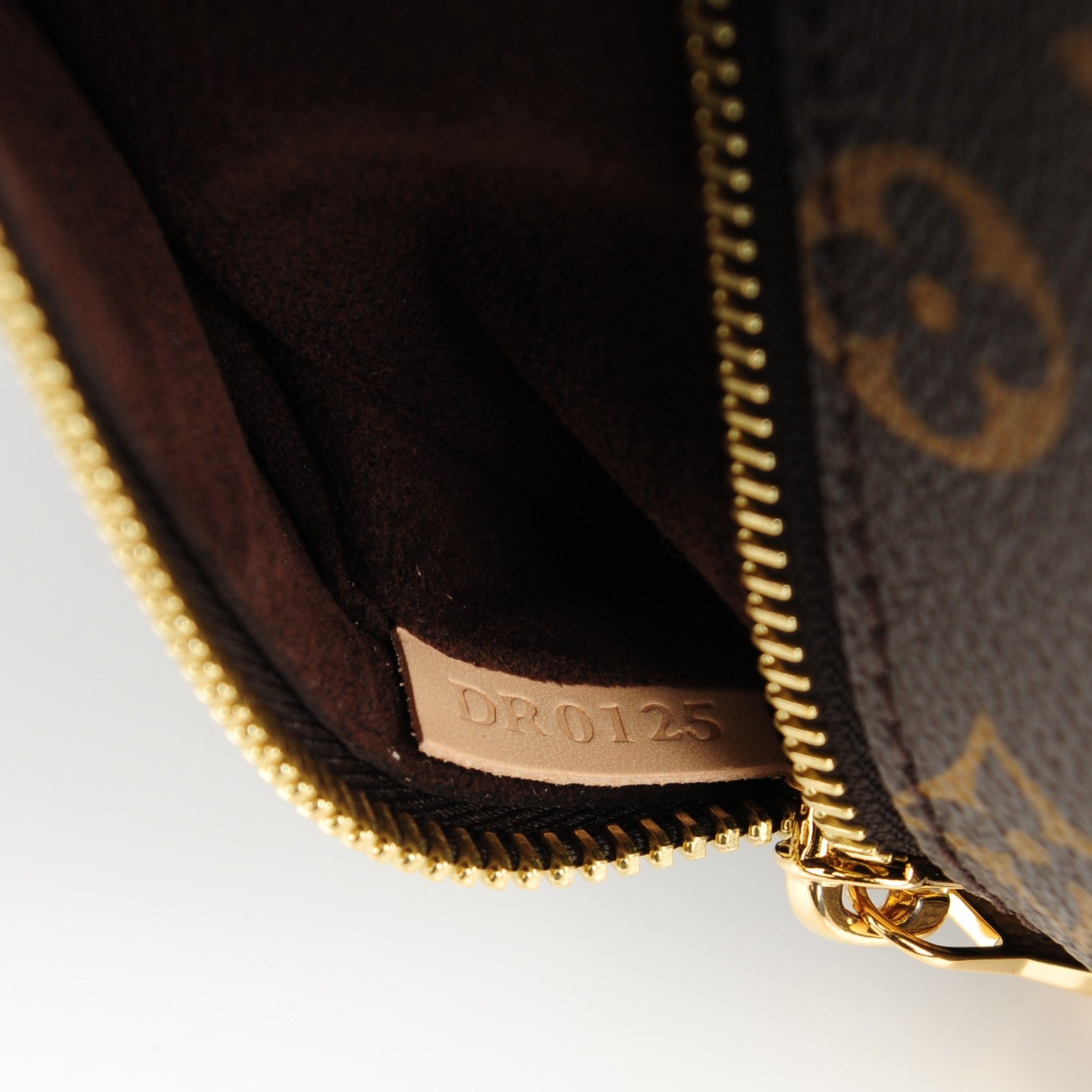 Louis Vuitton Monogram Pochette Metis 7 of 7