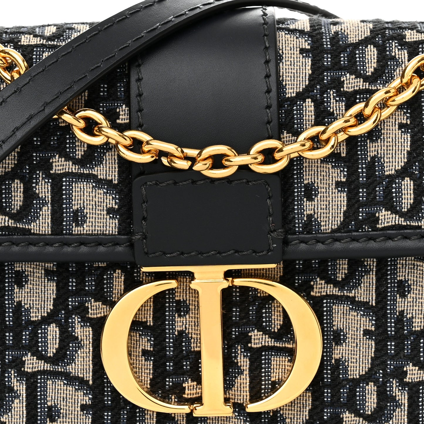 Oblique 30 Montaigne East West Chain Flap Bag Blue