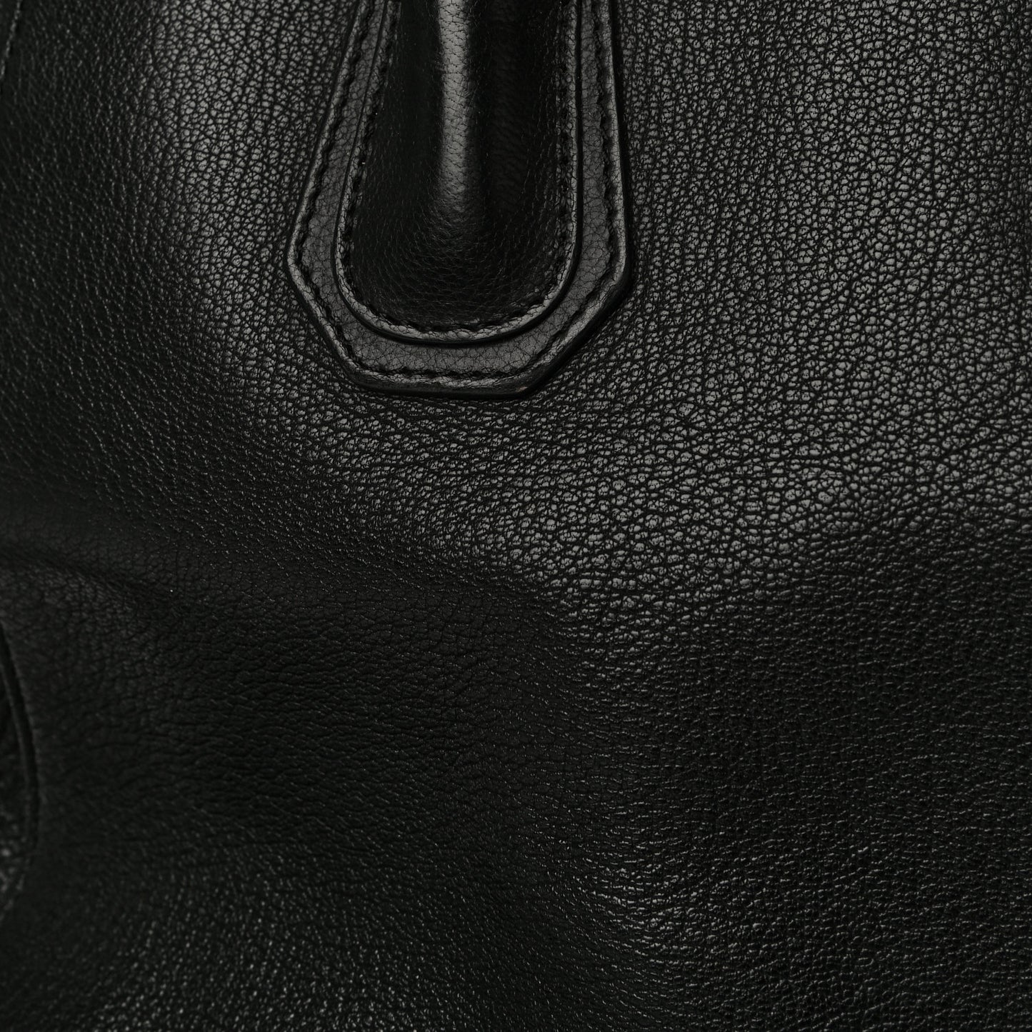Sugar Goatskin Medium Antigona Black