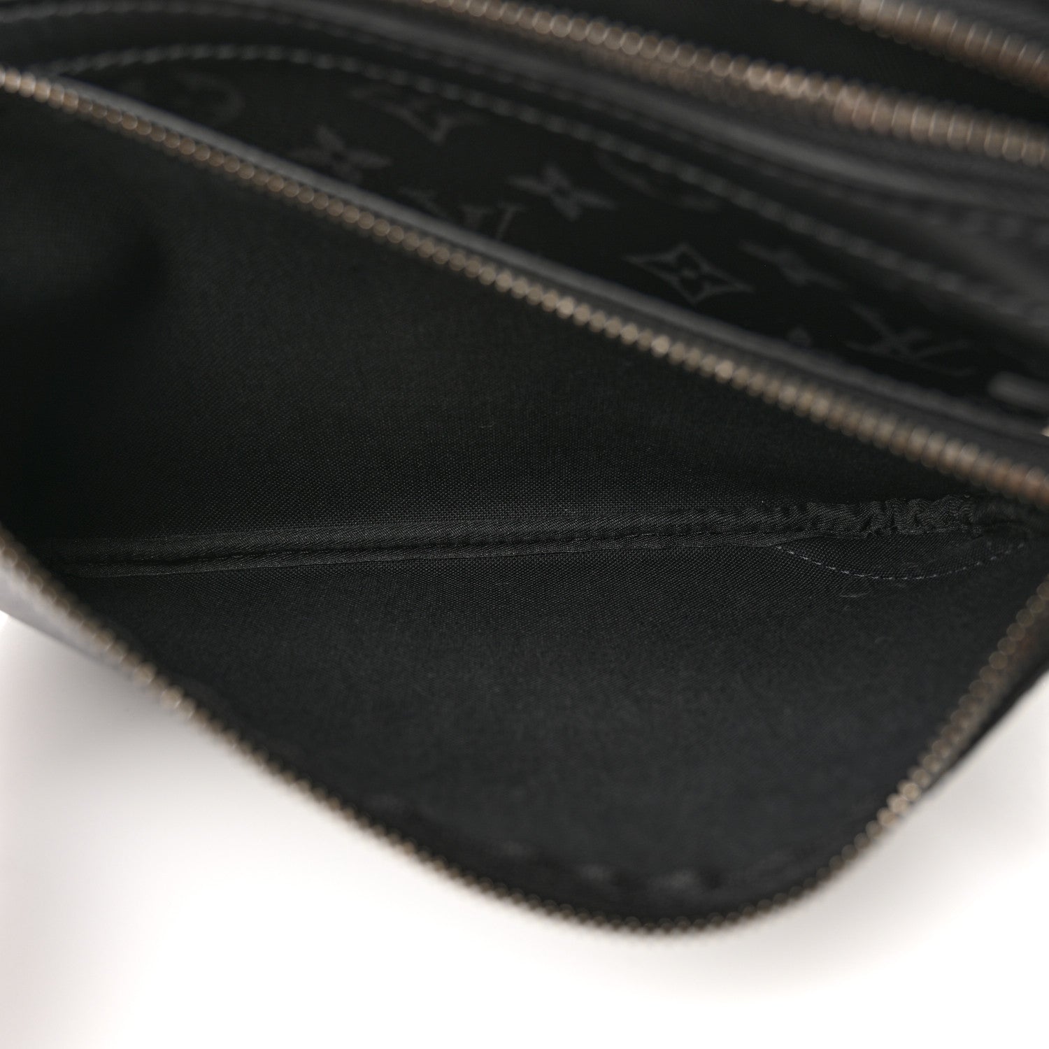 Louis Vuitton Reverse Monogram Eclipse Trio Messenger 6 of 13