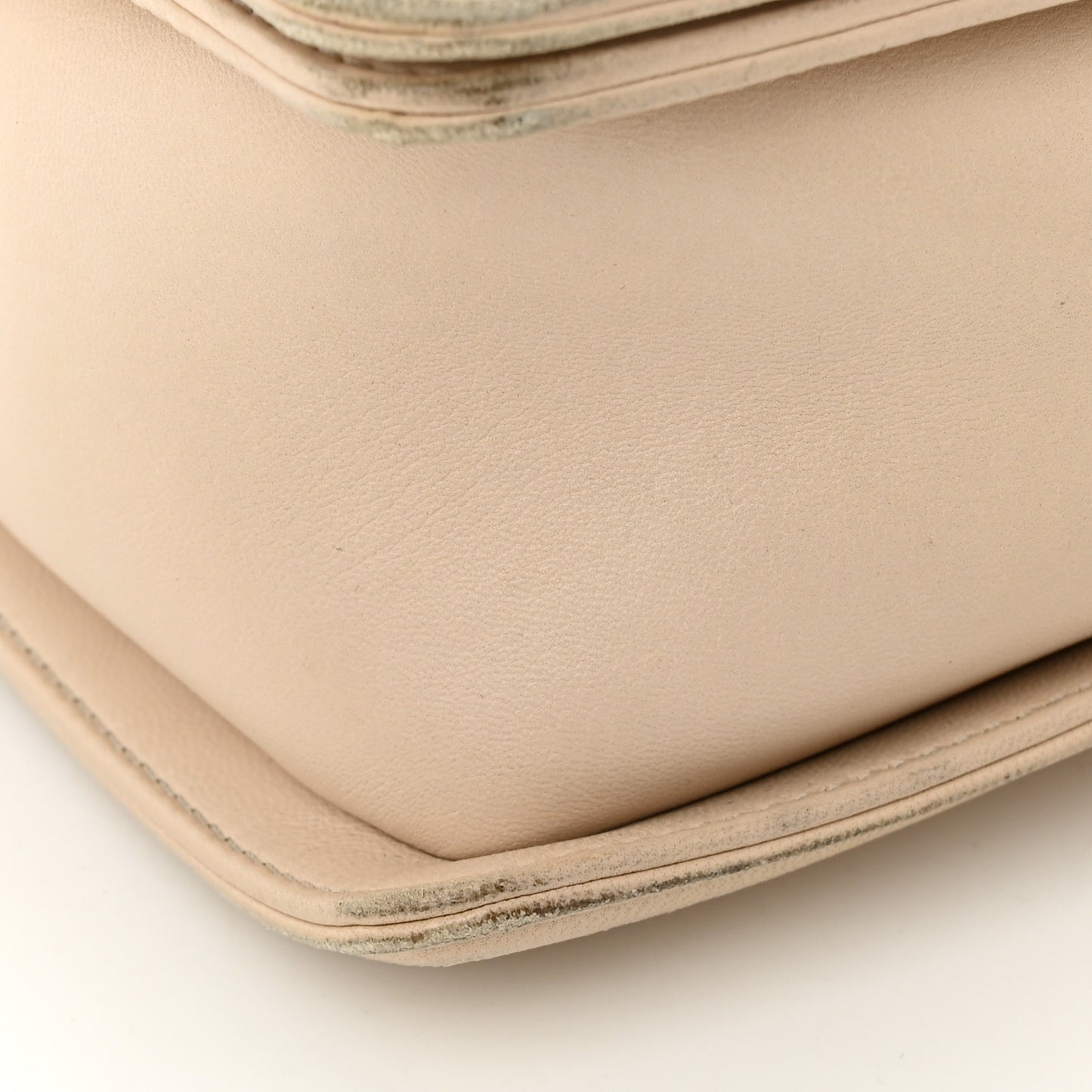 Lambskin Chevron New Medium Boy Flap Beige