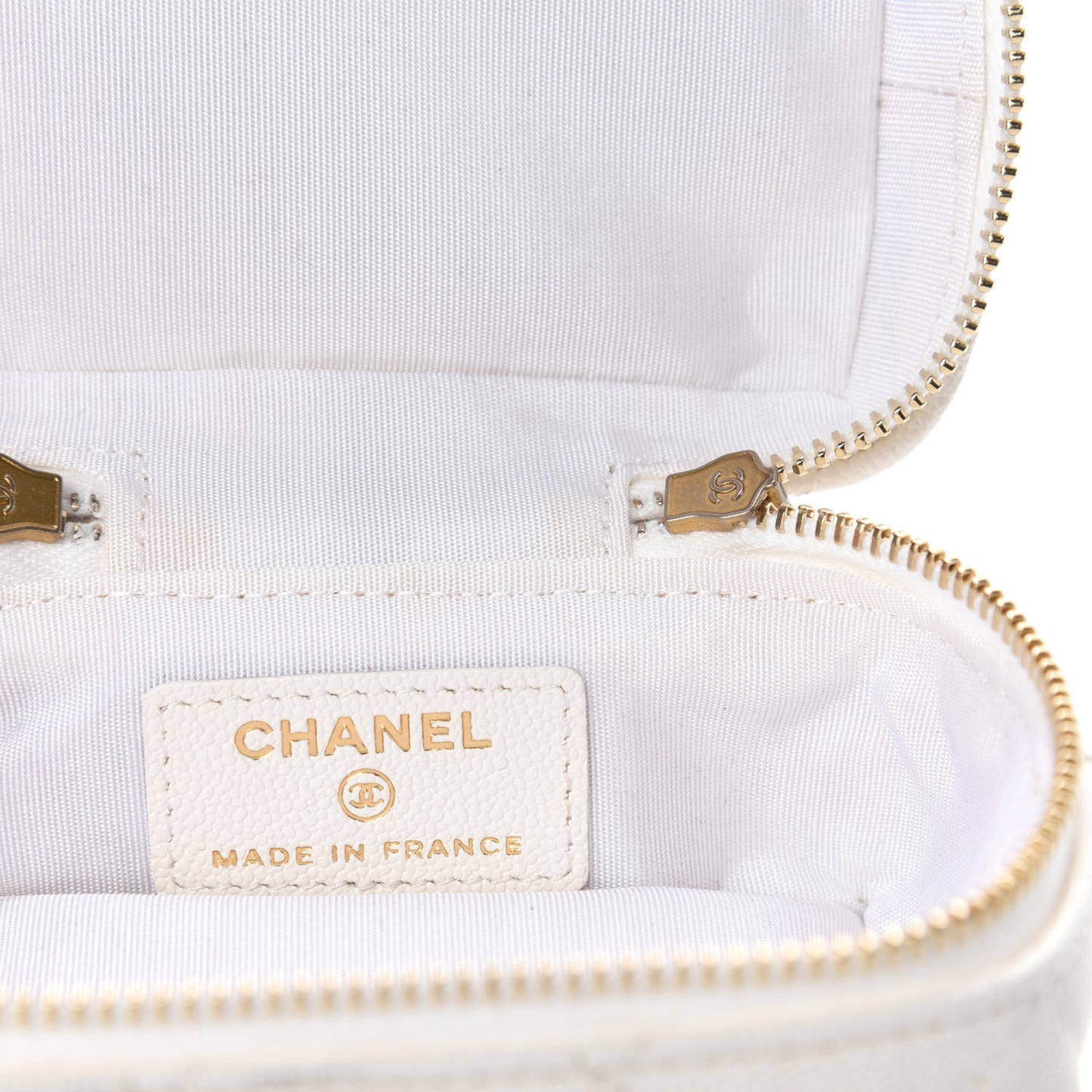 Caviar Quilted Mini Top Handle Vanity With Chain White