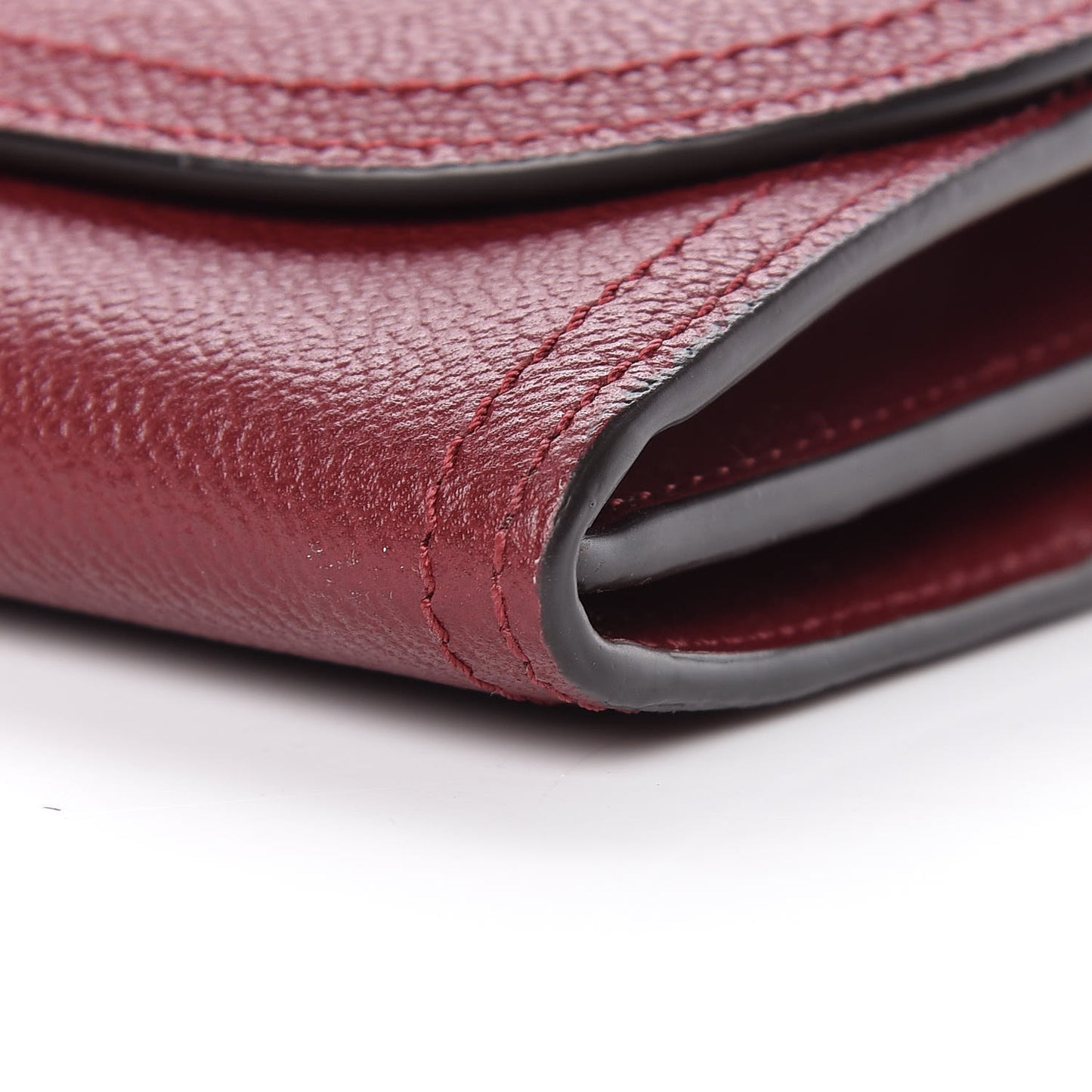 Grainy Calfskin Henley Wallet On Chain Burgundy