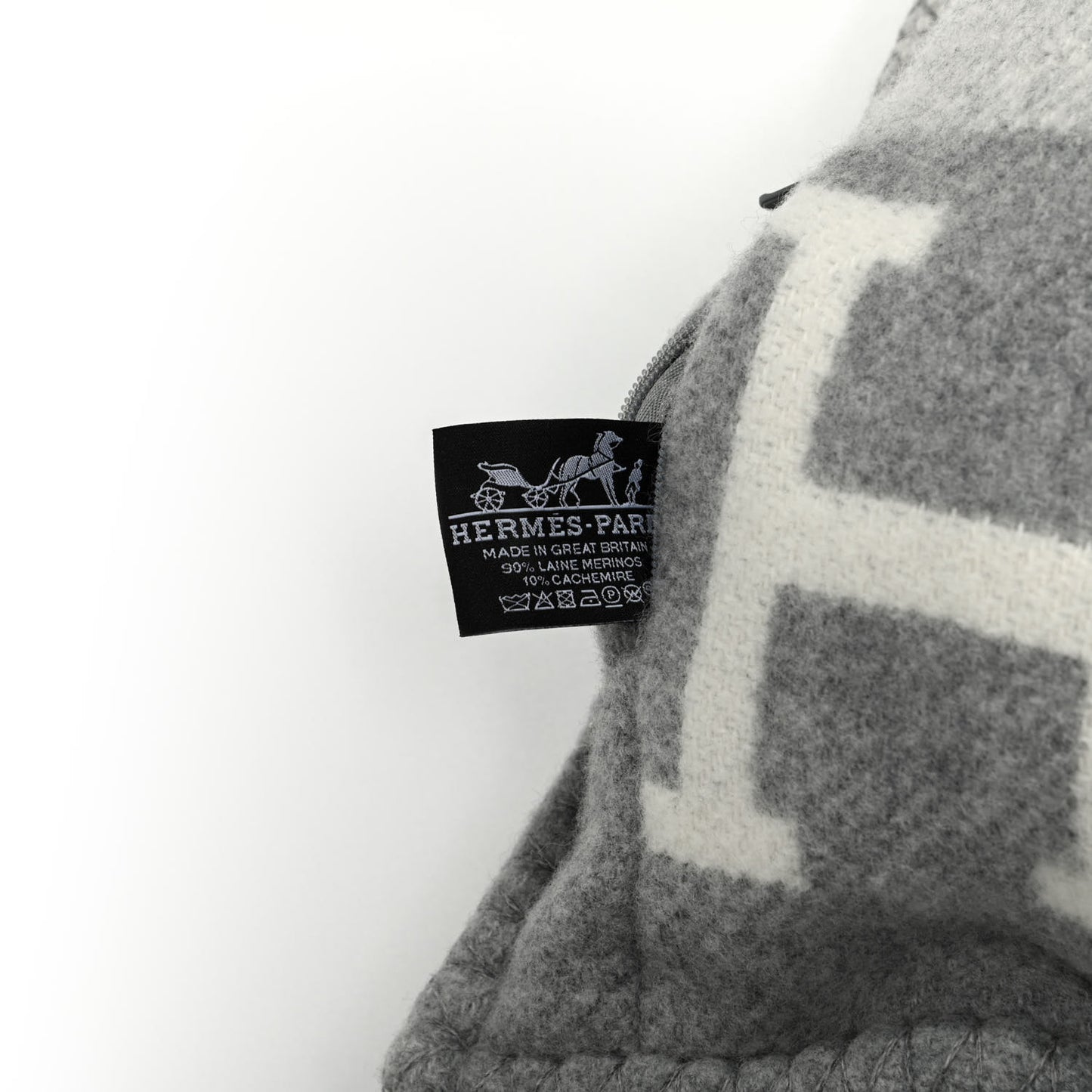 Wool Cashmere Avalon III Pillow PM Ecru Gris Clair